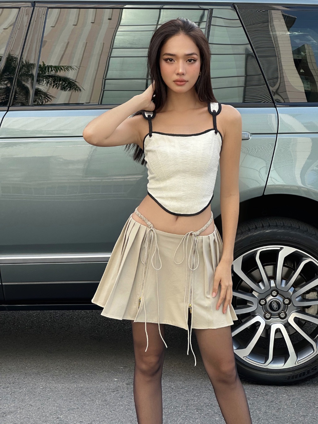 COCO SIN - Áo 2 Dây Kem Phối Đen