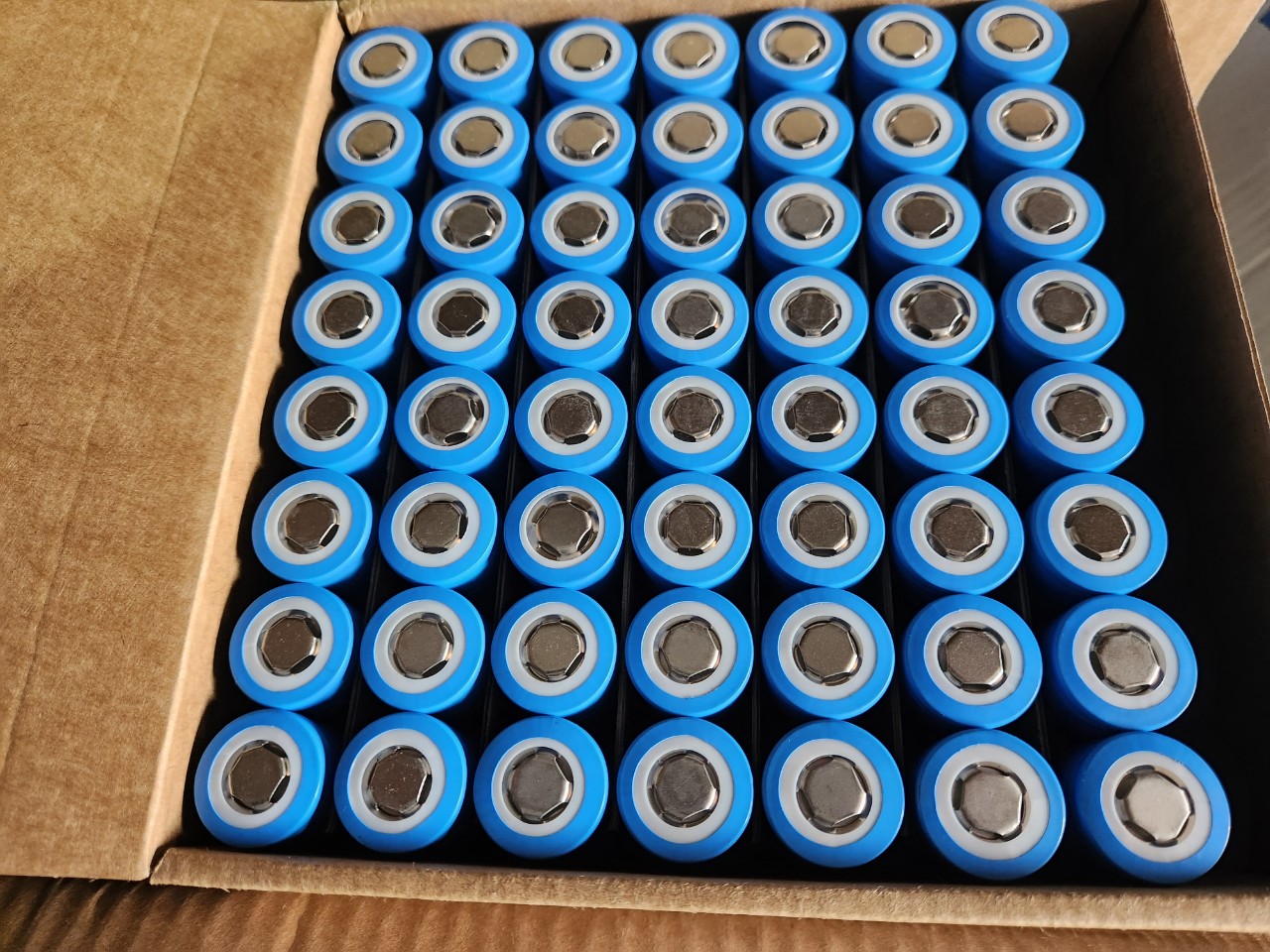 Pin mới lithium 26650 - 3.2V, 4,2Ah, Pin sạc Lithium sắt