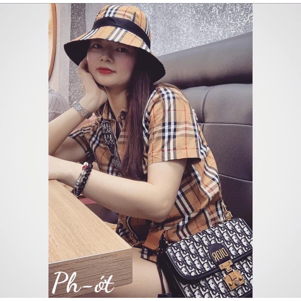 Áo sơ mi kẻ cộc tay hot hit