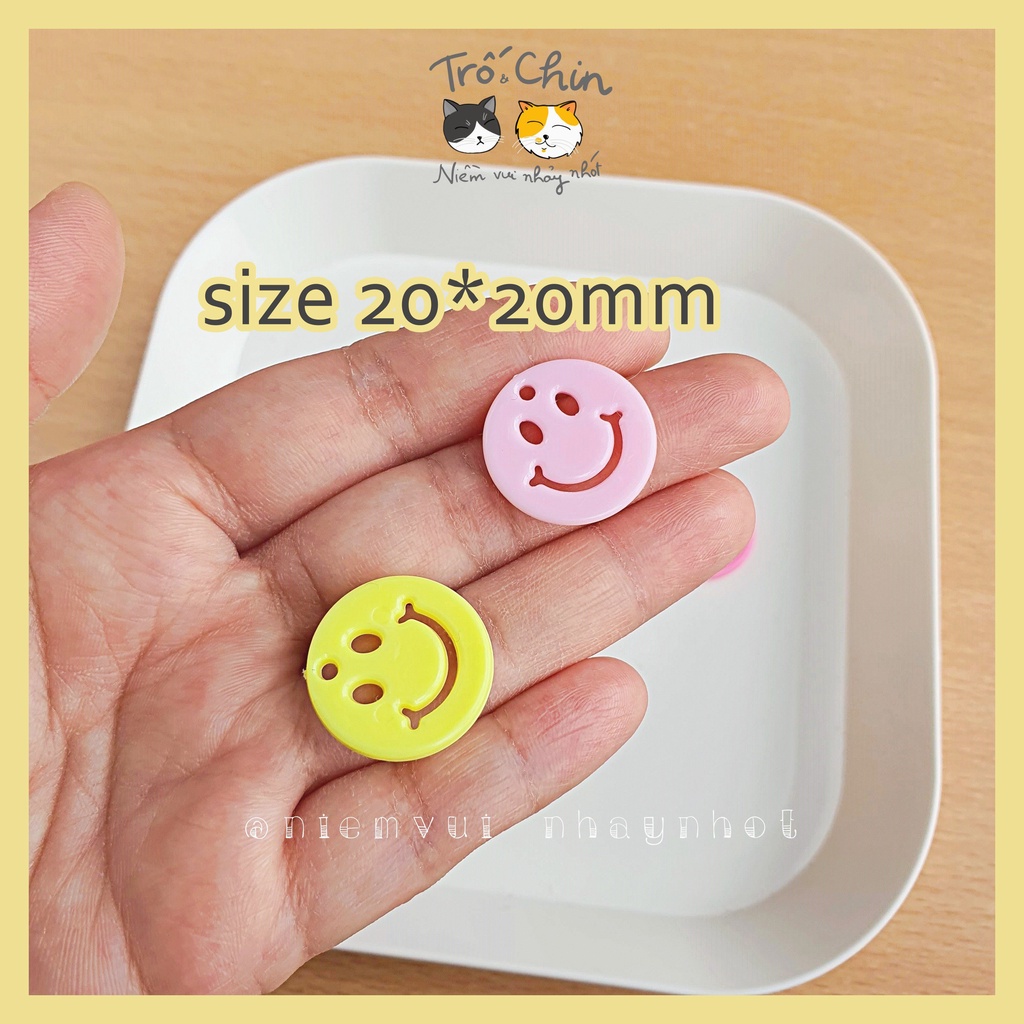 Set 10 charm mặt cười dạng đồng xu và dạng hạt, nhiều màu để chọn lựa