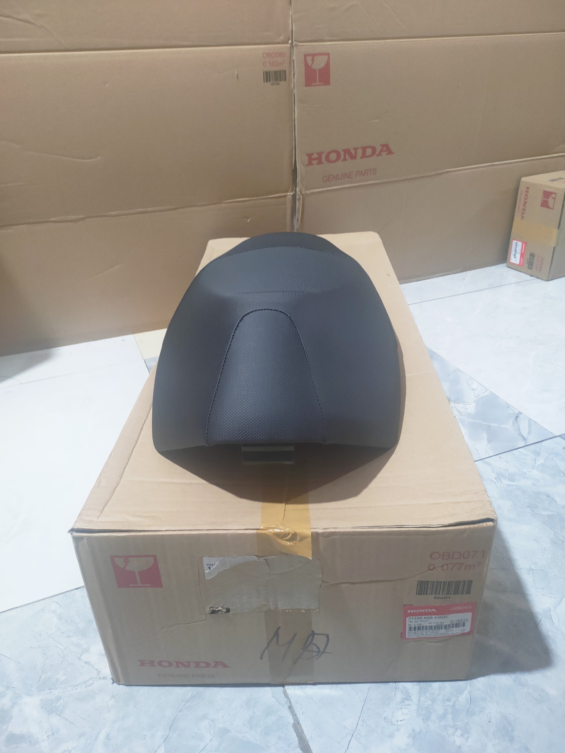 Yên xe Air blade 2016-2018 màu đen ( 77200K66V00ZC)