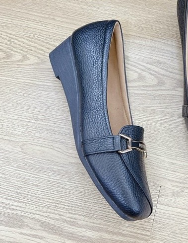 Giày bít xuồng bít 3F khuy CLARKS