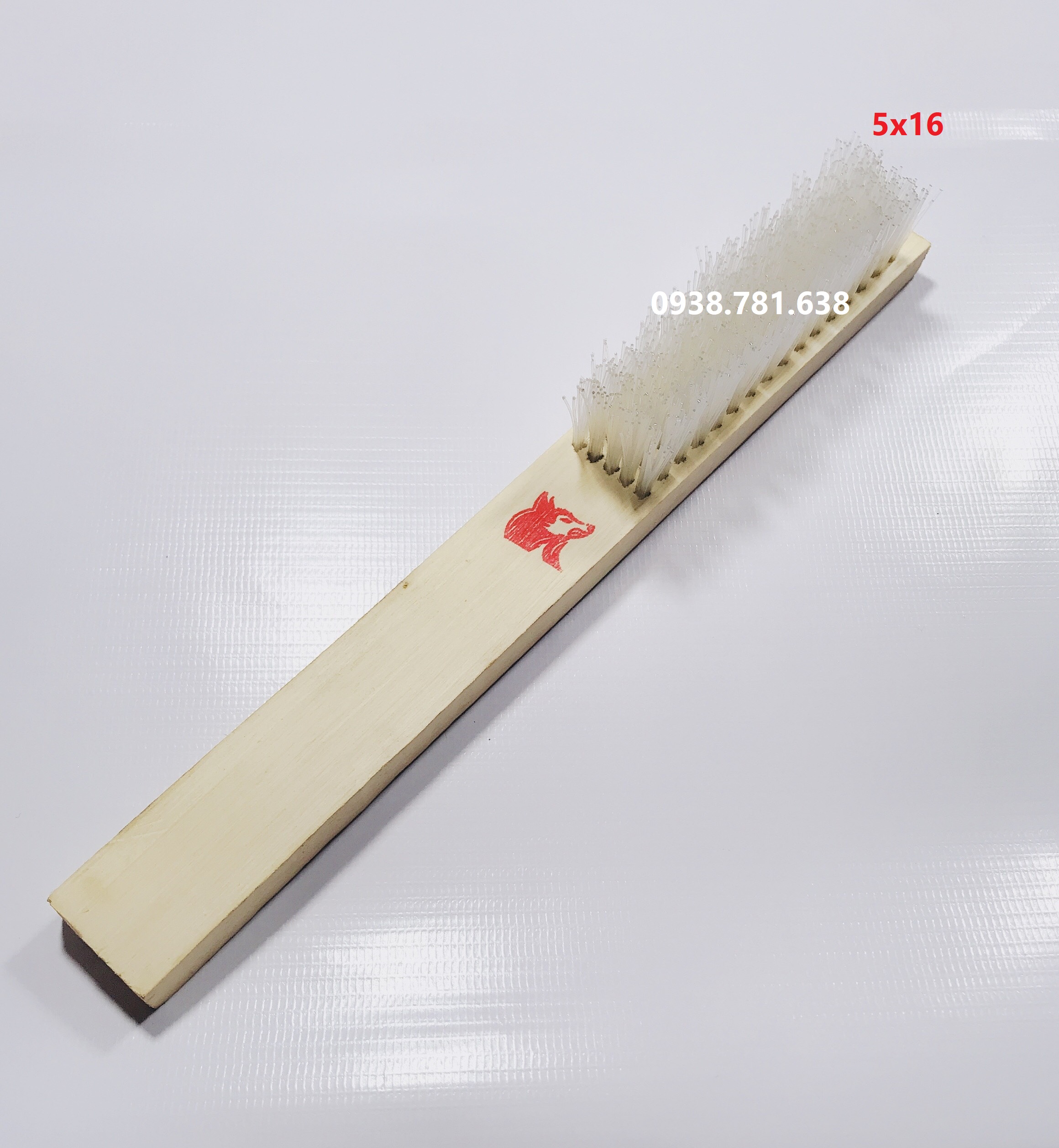 Bàn Chải Cán Gỗ Sợi Cước Nylong  516