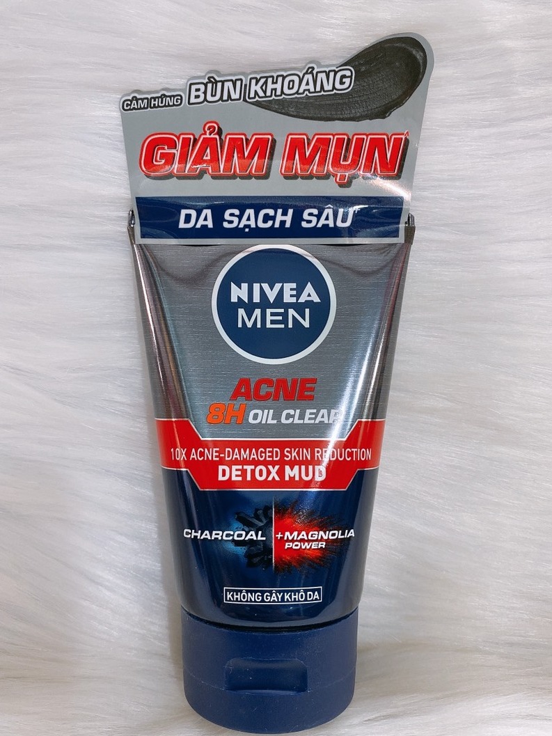 Sữa rửa mặt ngăn ngừa mụn và kiểm soát nhờn Nivea Men Acne Oil Clear (100g)