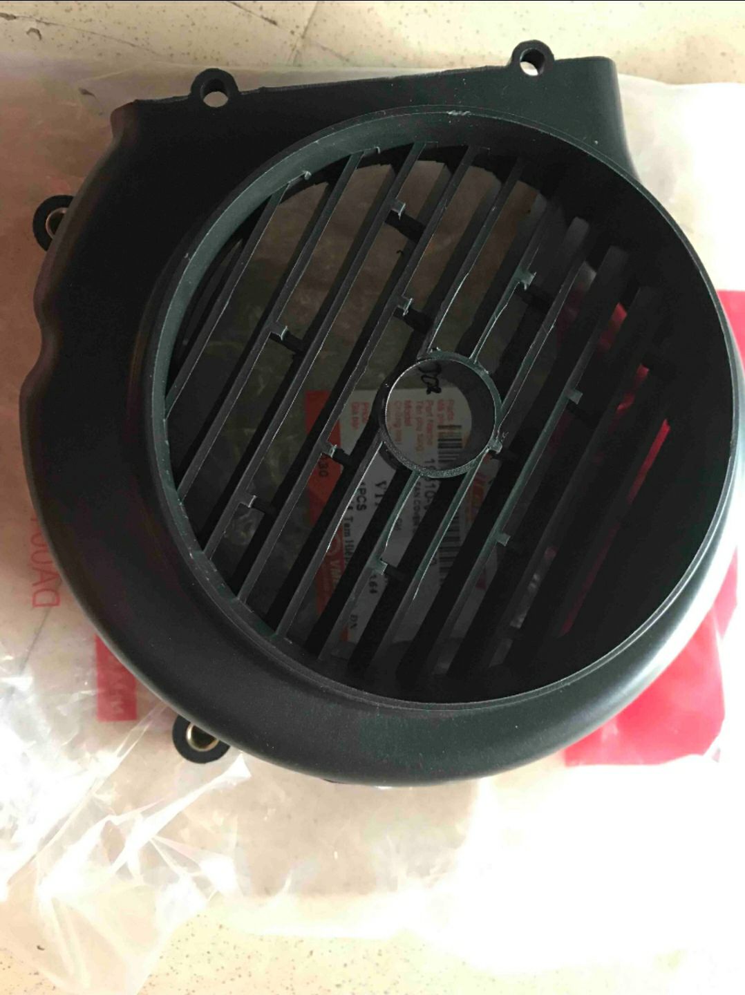 Chụp quạt gió xe Attila Hãng