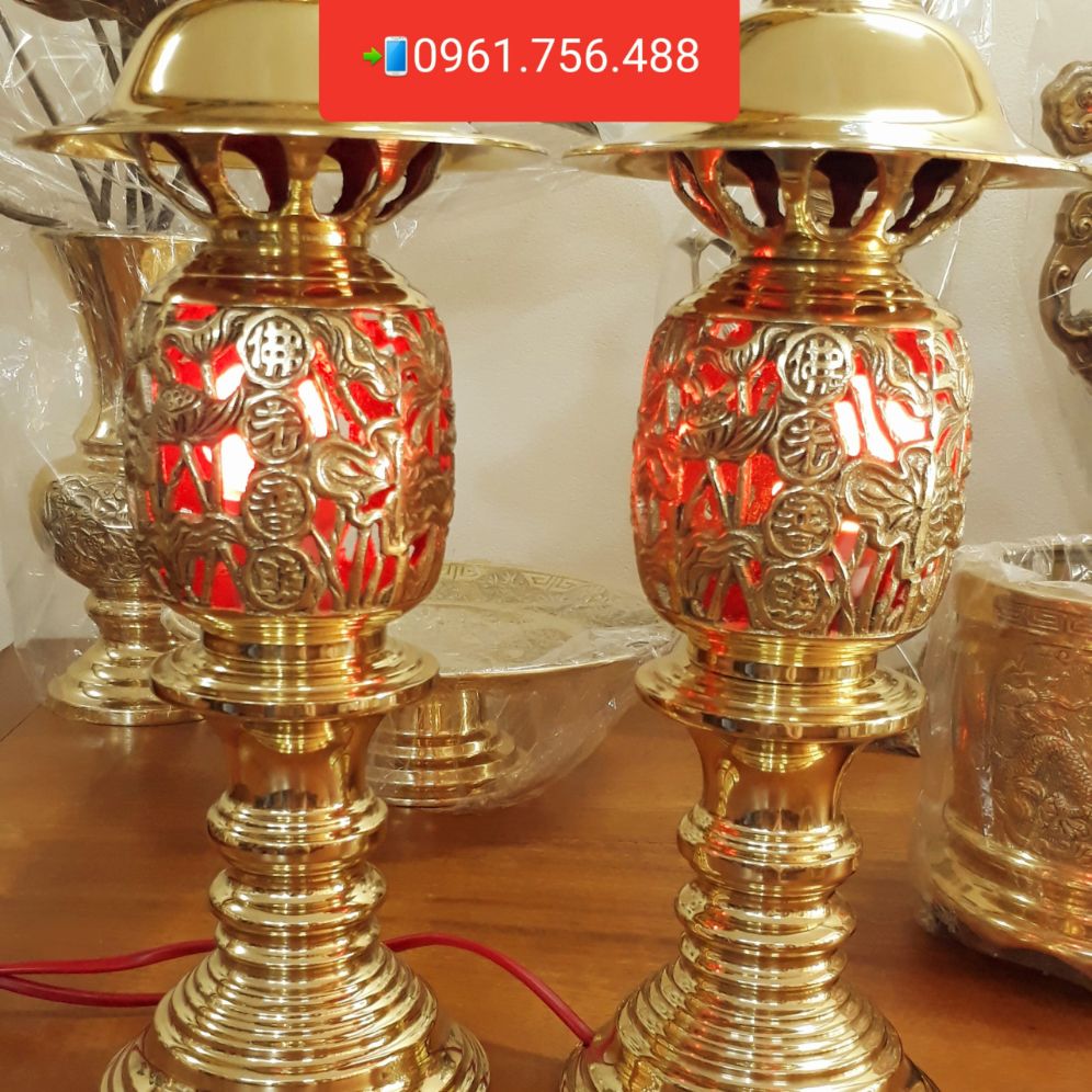 Pair of High-Quality Golden Bronze Lamps - Lotus Flower Model, 40cm High