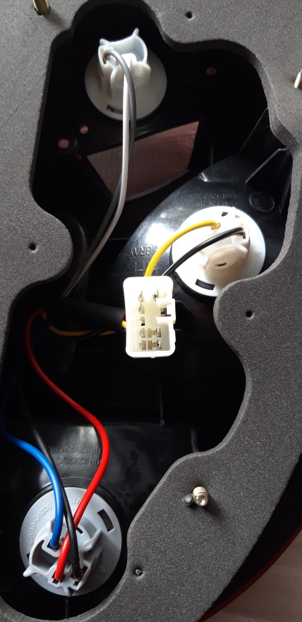 Đèn hậu Lanos (Vế Trái, Vế Phải, Giá 1 Chiếc) OEM