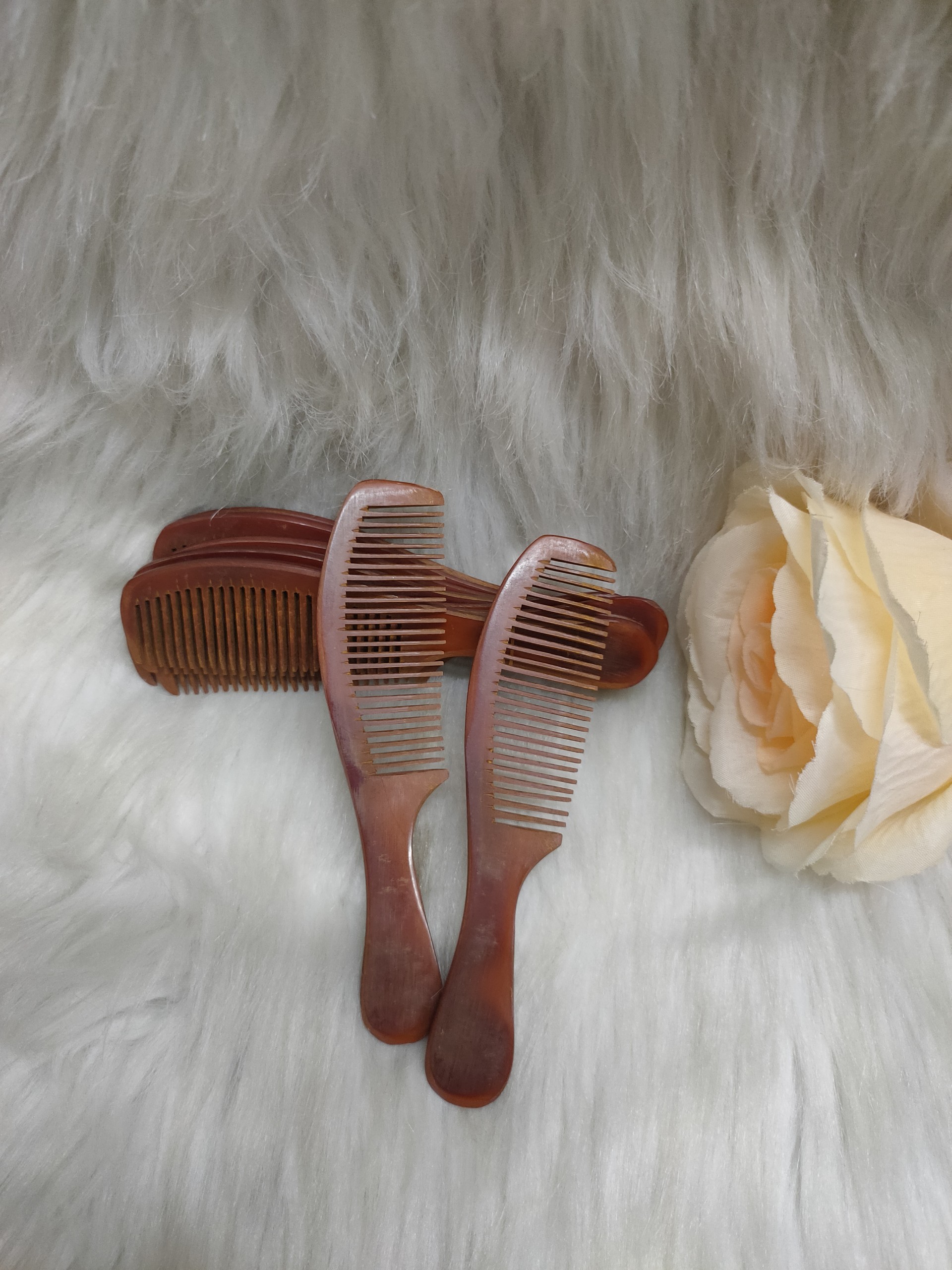 Lược chảy tóc Sừng mini có cán màu nâu đậm