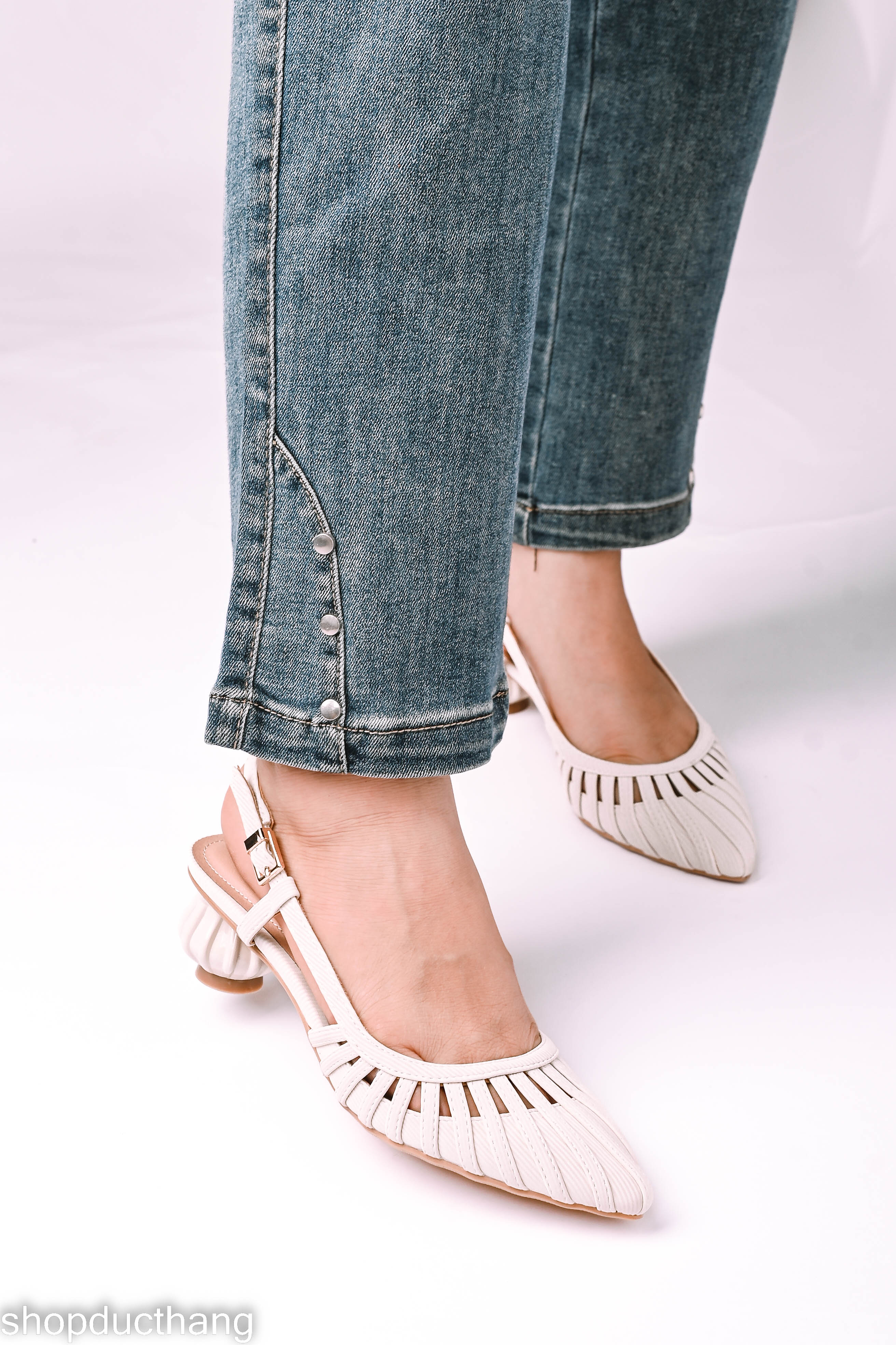 Sandal Cao Gót Nữ Bitis BFW001688TRG