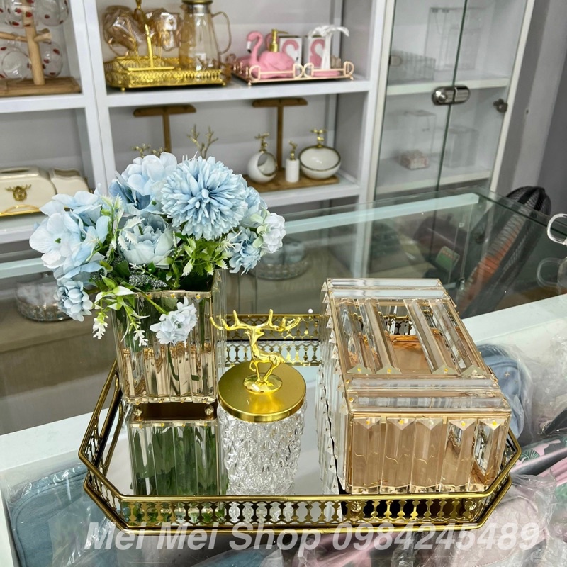 Hộp đựng giấy ăn pha lê trong