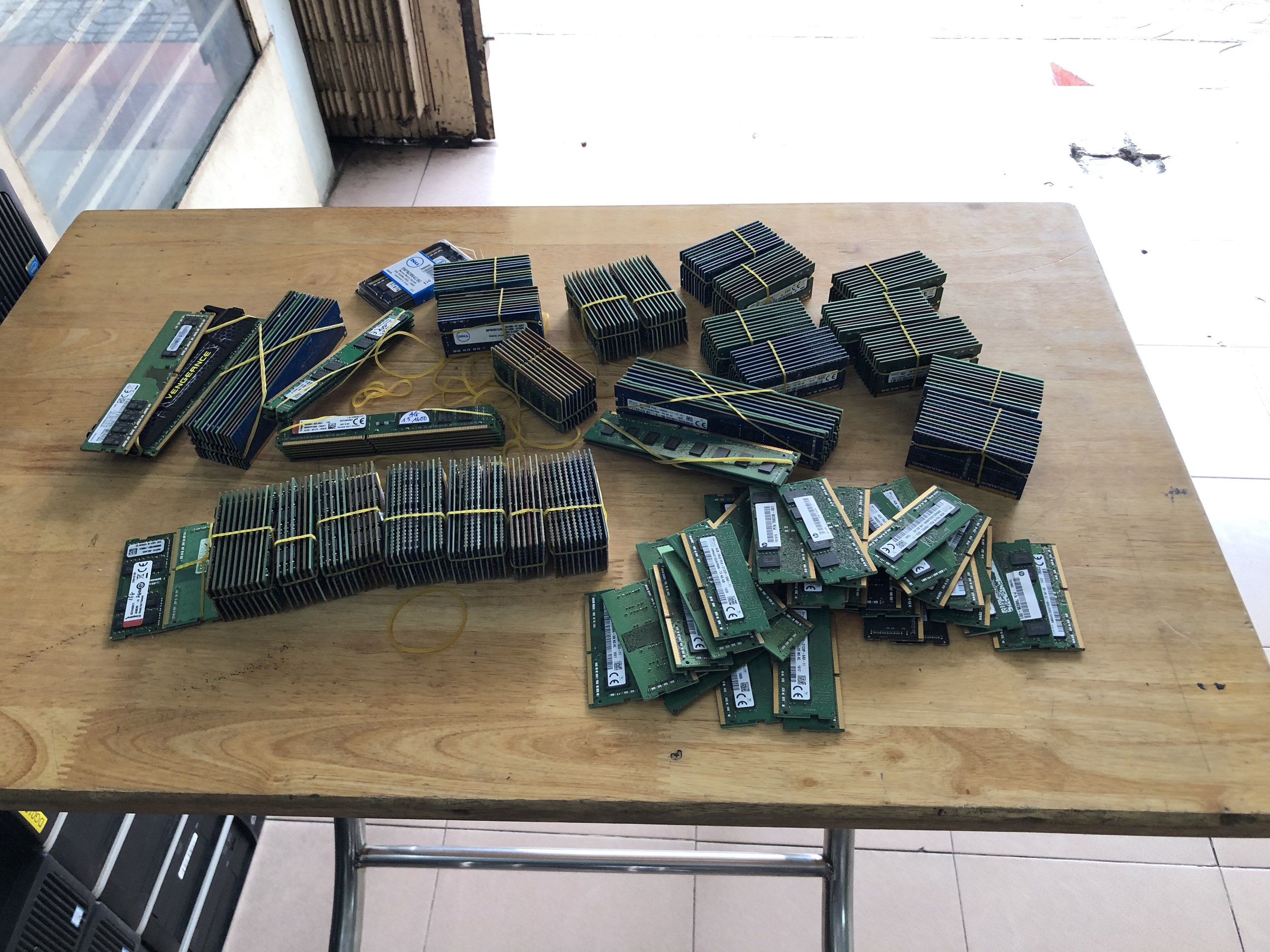 RAM DDR4 LAPTOP 8G BUSS 2133 HÀNG THÁO MÁY (BẢO HÀNH 36T)
