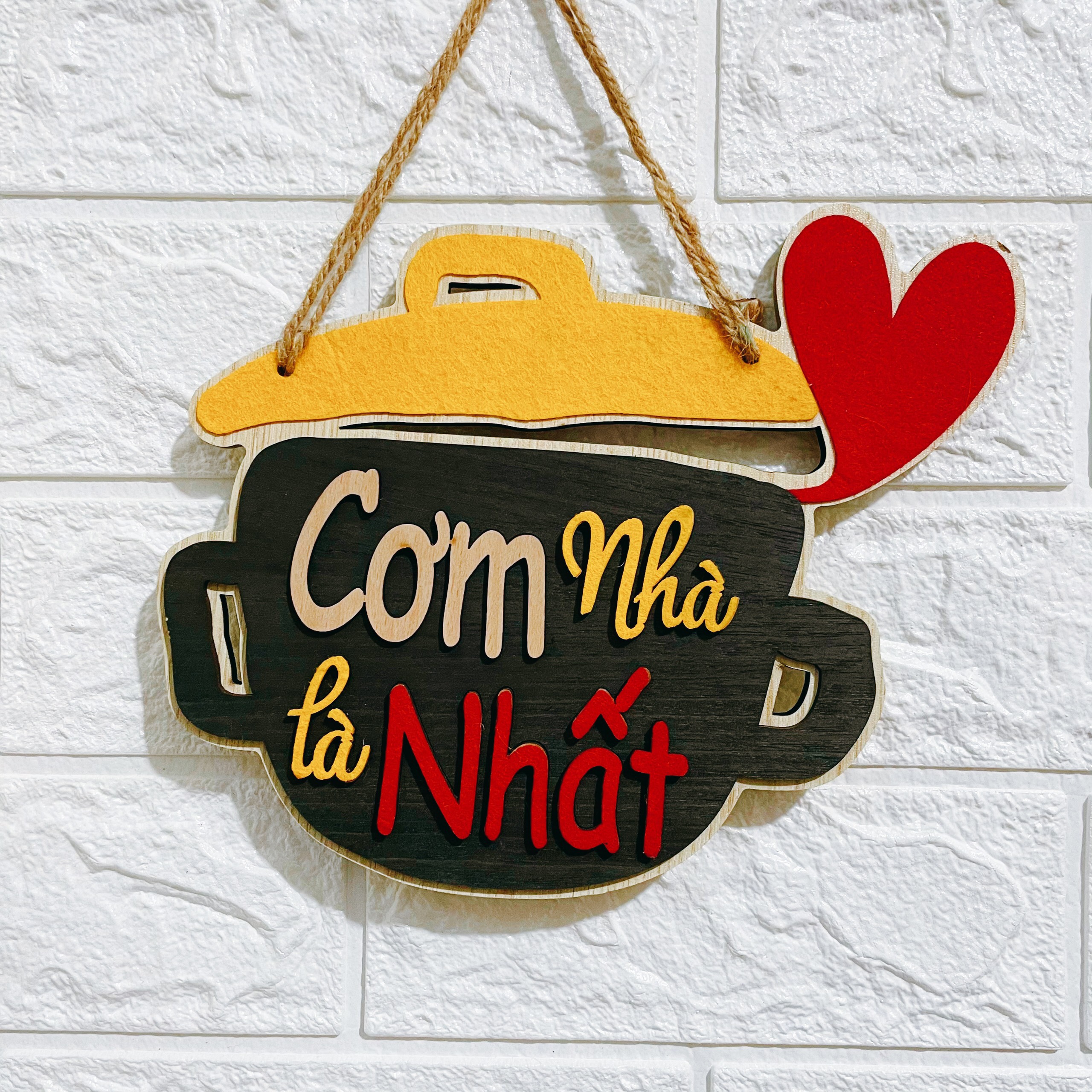 [HCM]BẢNG GỖ TRANG TRÍ DECOR BẾP - CƠM NHÀ LÀ NHẤT - OHAY (Tặng móc treo)