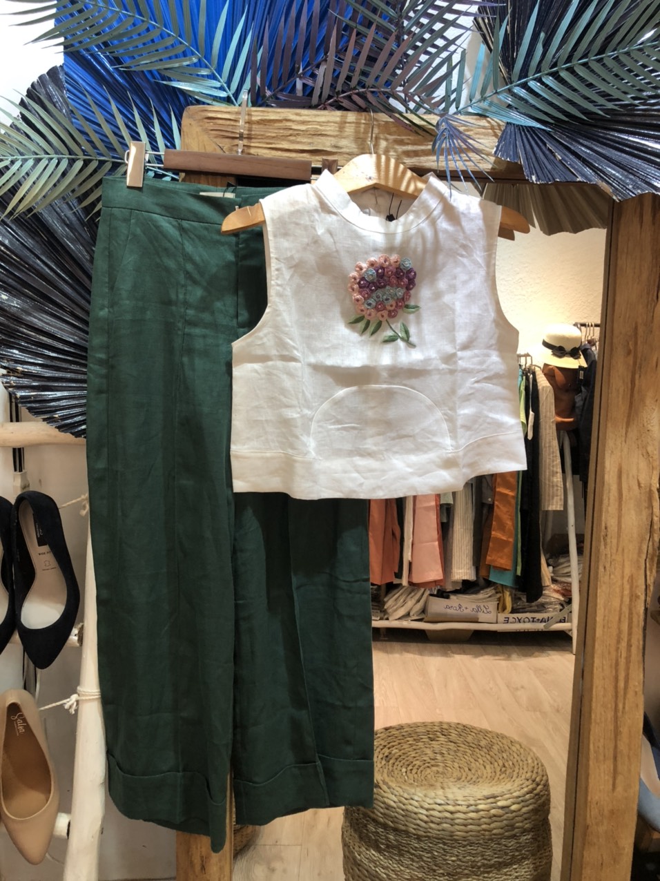 Áo linen cổ lọ BRITNEY Embroidery - MaxMessi