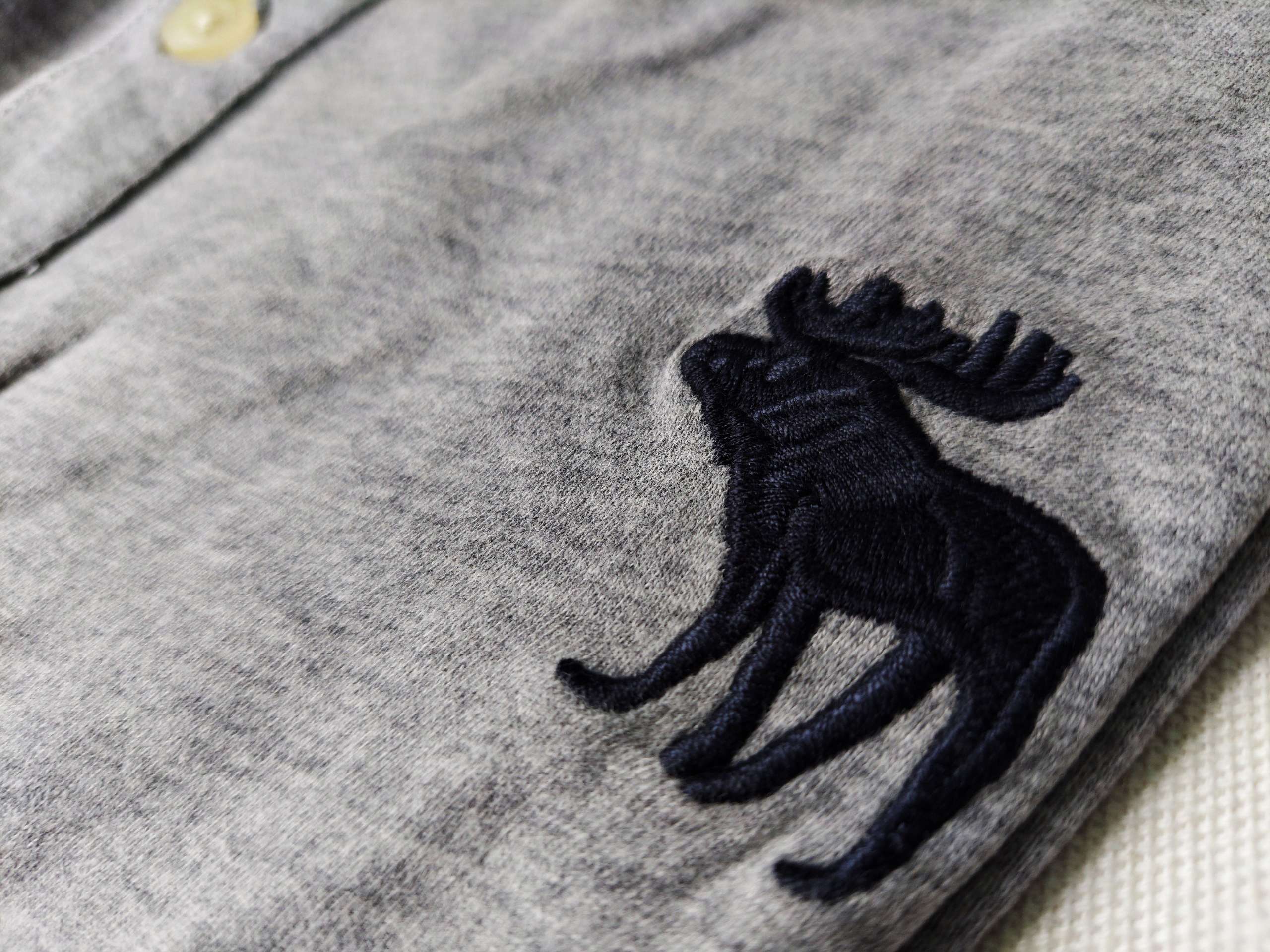 Áo thun Henley Abercrombie Gray Deer