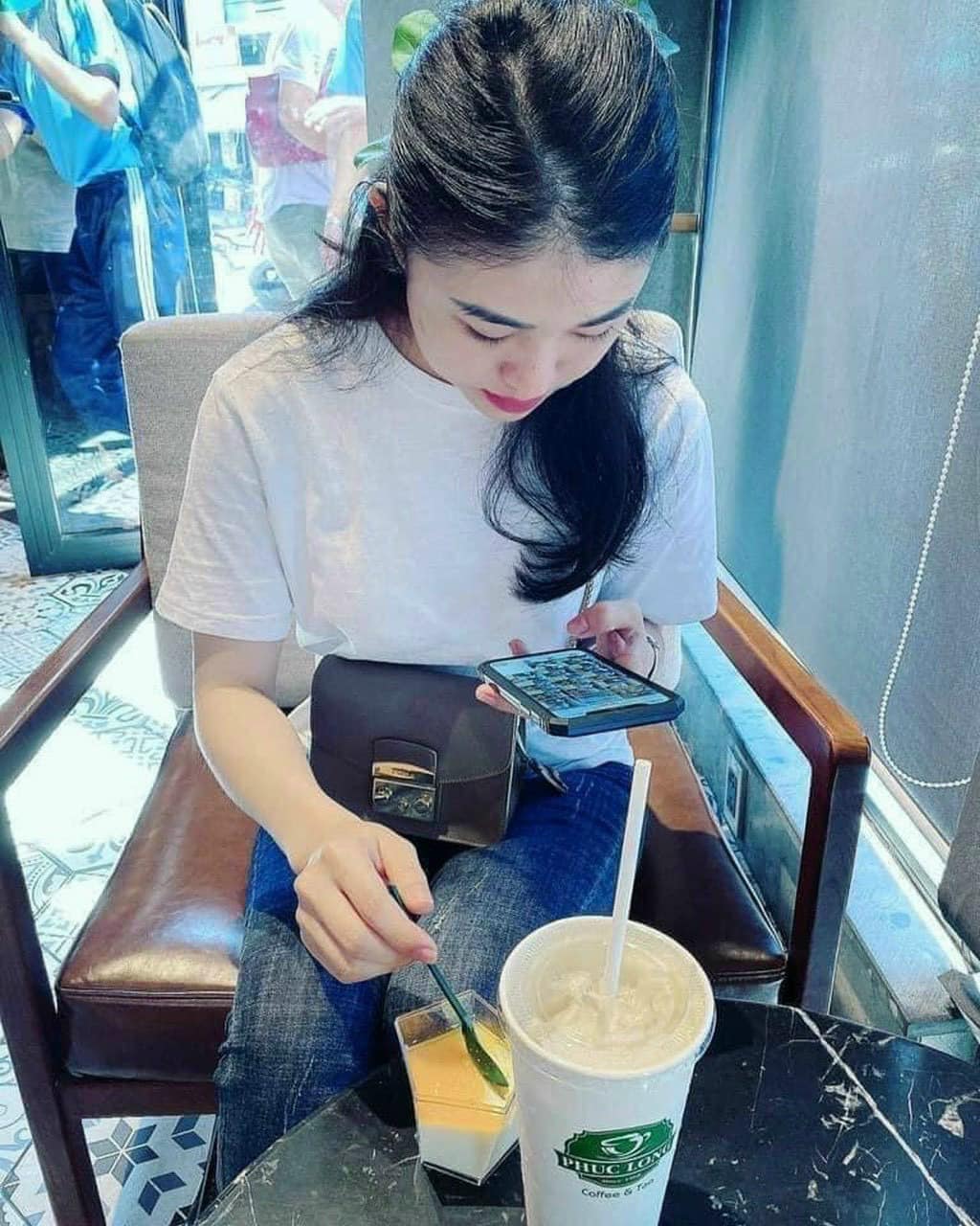 Hộp 4 áo phông cổ tròn Basic