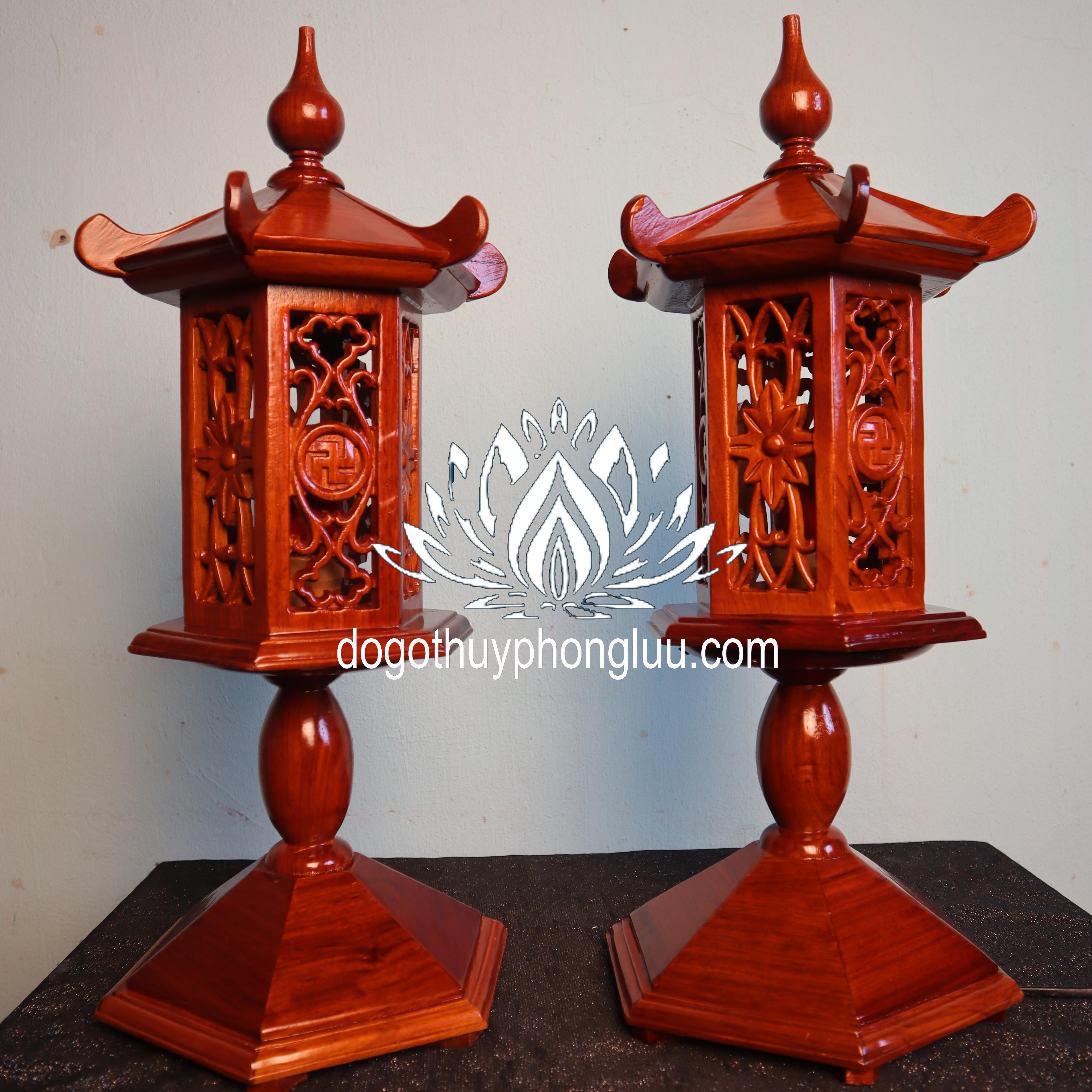 Đôi đèn thờ mái chùa tủ thờ gỗ hương cao 48cm