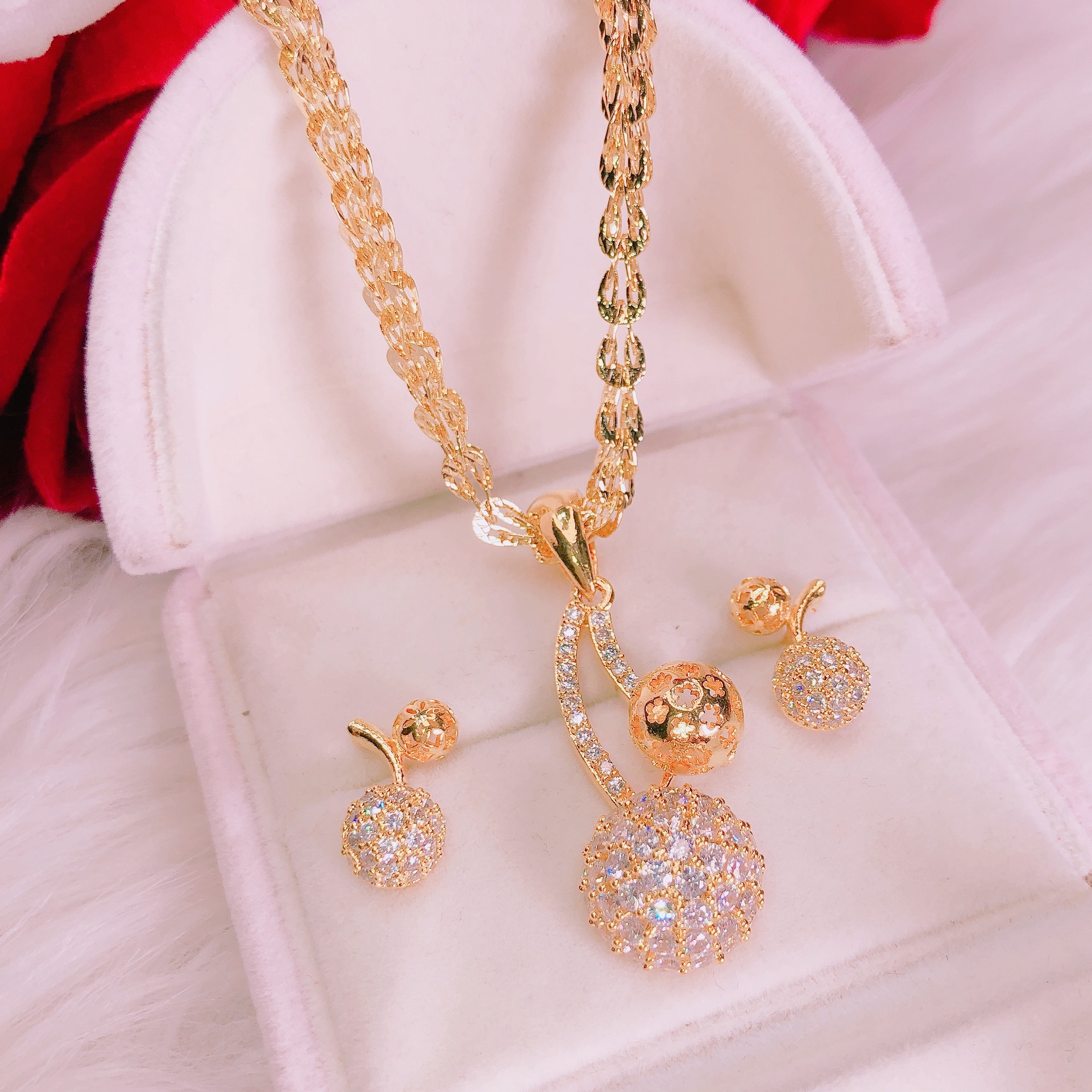 [HCM]Bộ trang sức vàng 18k bộ trang sức nữ cherry chạm hoa văn tinh tế mạ vàng cao cấp thiết kế dễ thương Trang sức GADO S02DM021B027 - dùng đi tiệc cực kì sang chảnh