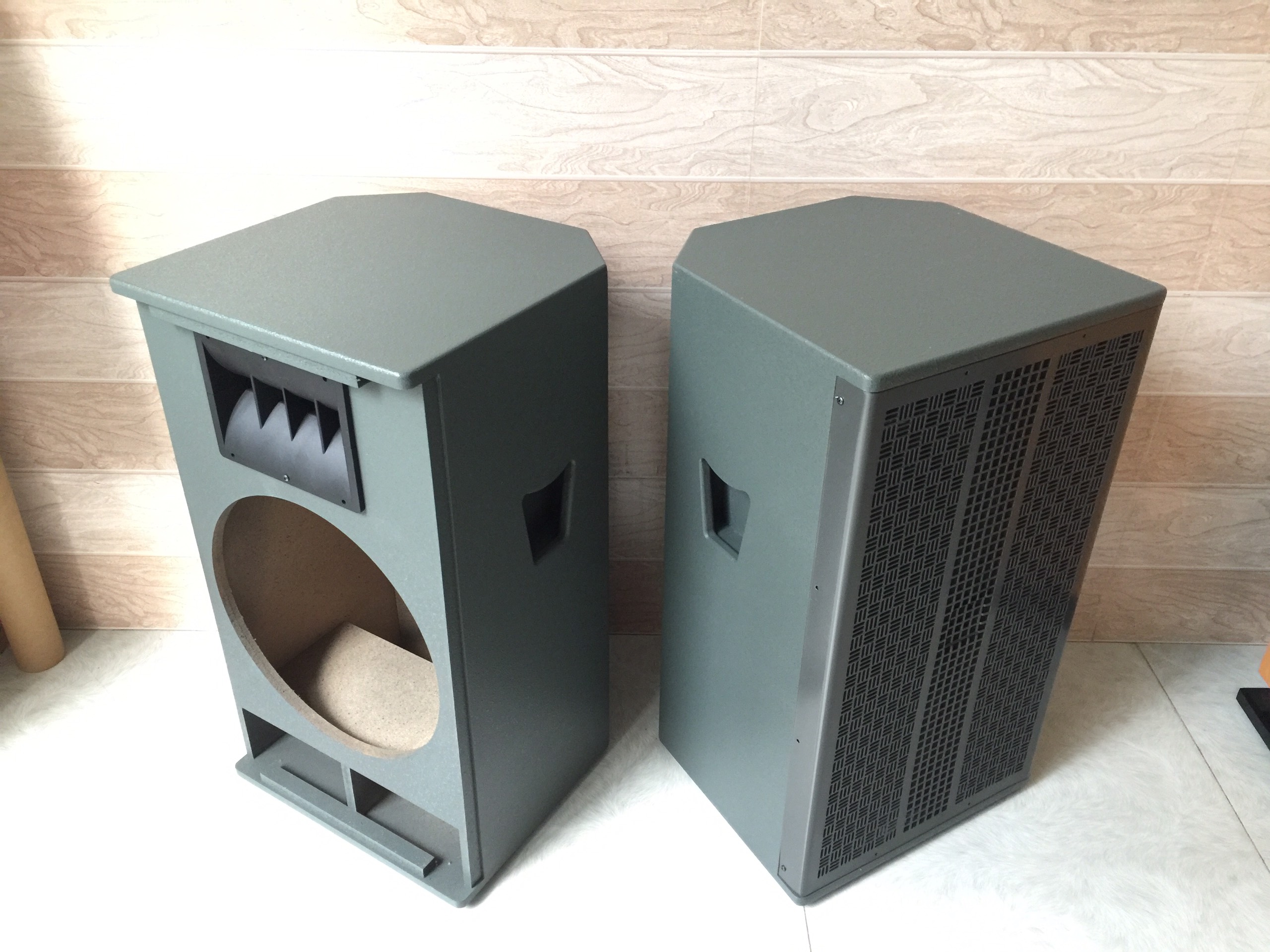 Vỏ thùng loa 4 tấc họng Array