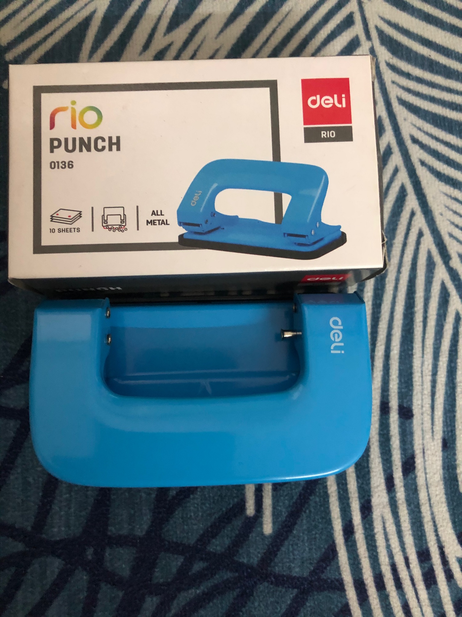 [HCM]Dụng cụ bấm lỗ giấy Deli mã 0136
