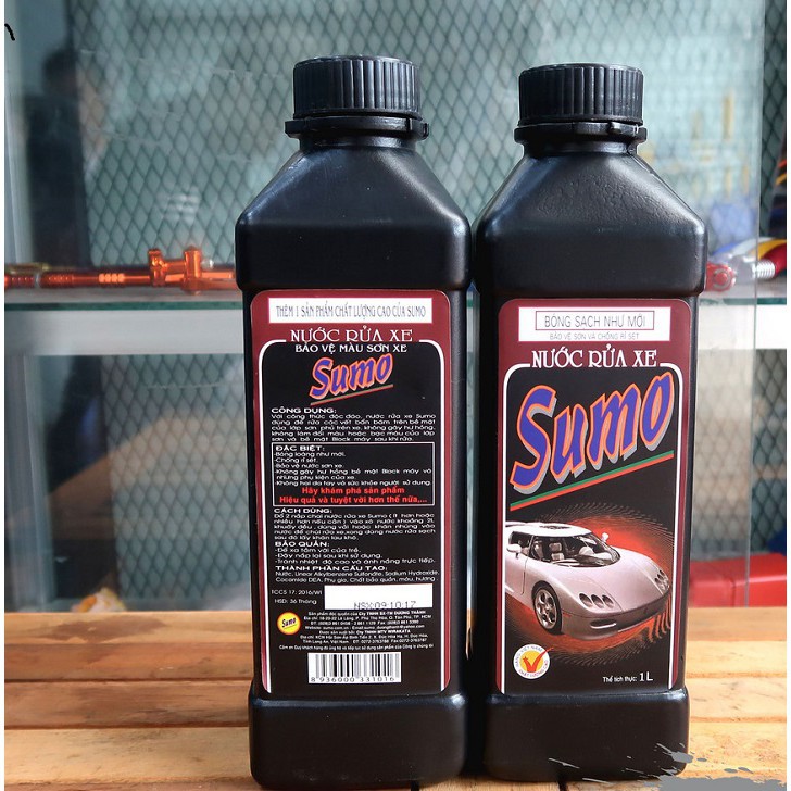 Nước rửa xe đen Sumo 1L