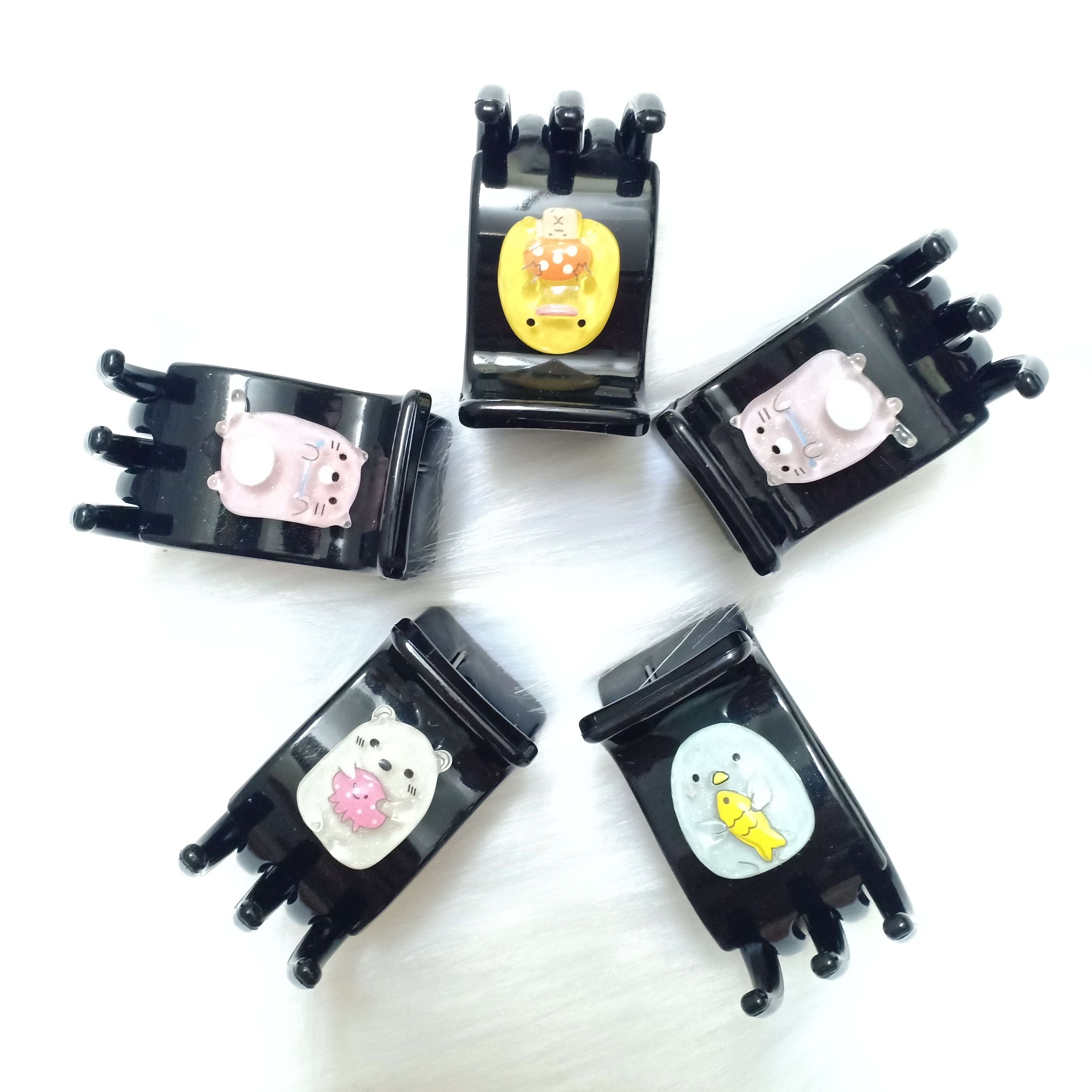 Kẹp Tóc 5 Răng Đen Đính Charm Hình Thú Ngộ Nghĩnh