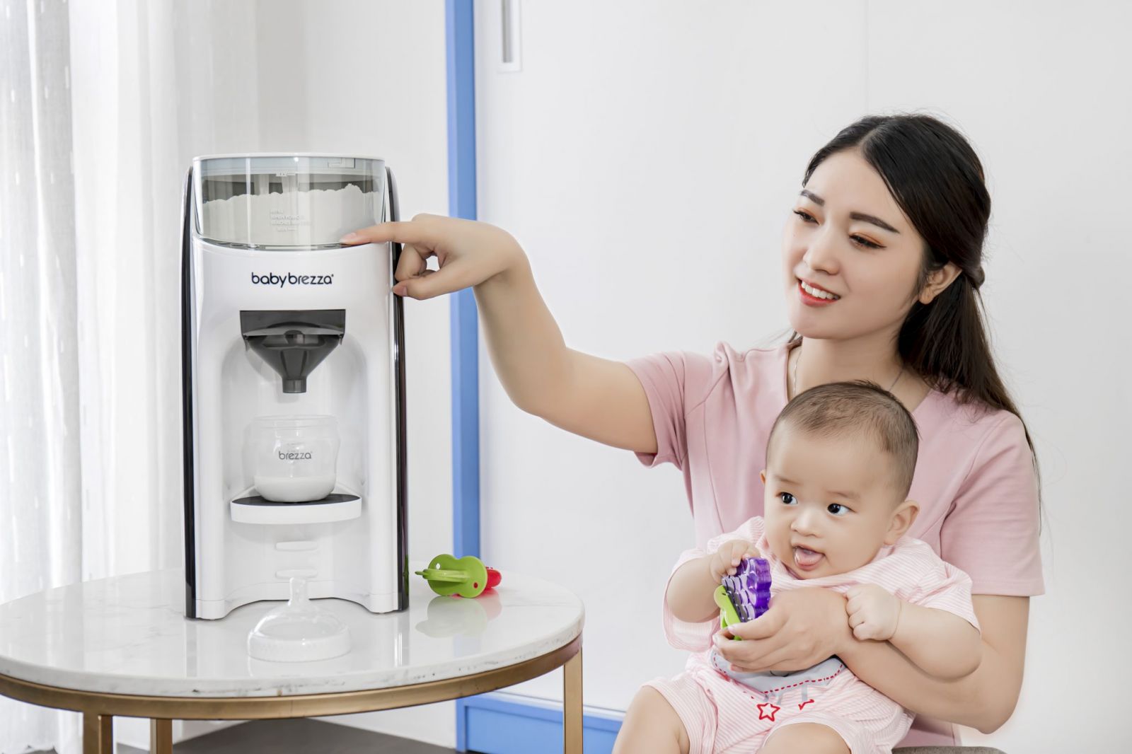 Máy pha sữa Baby Brezza Formula Pro Advanced thế hệ thứ 2