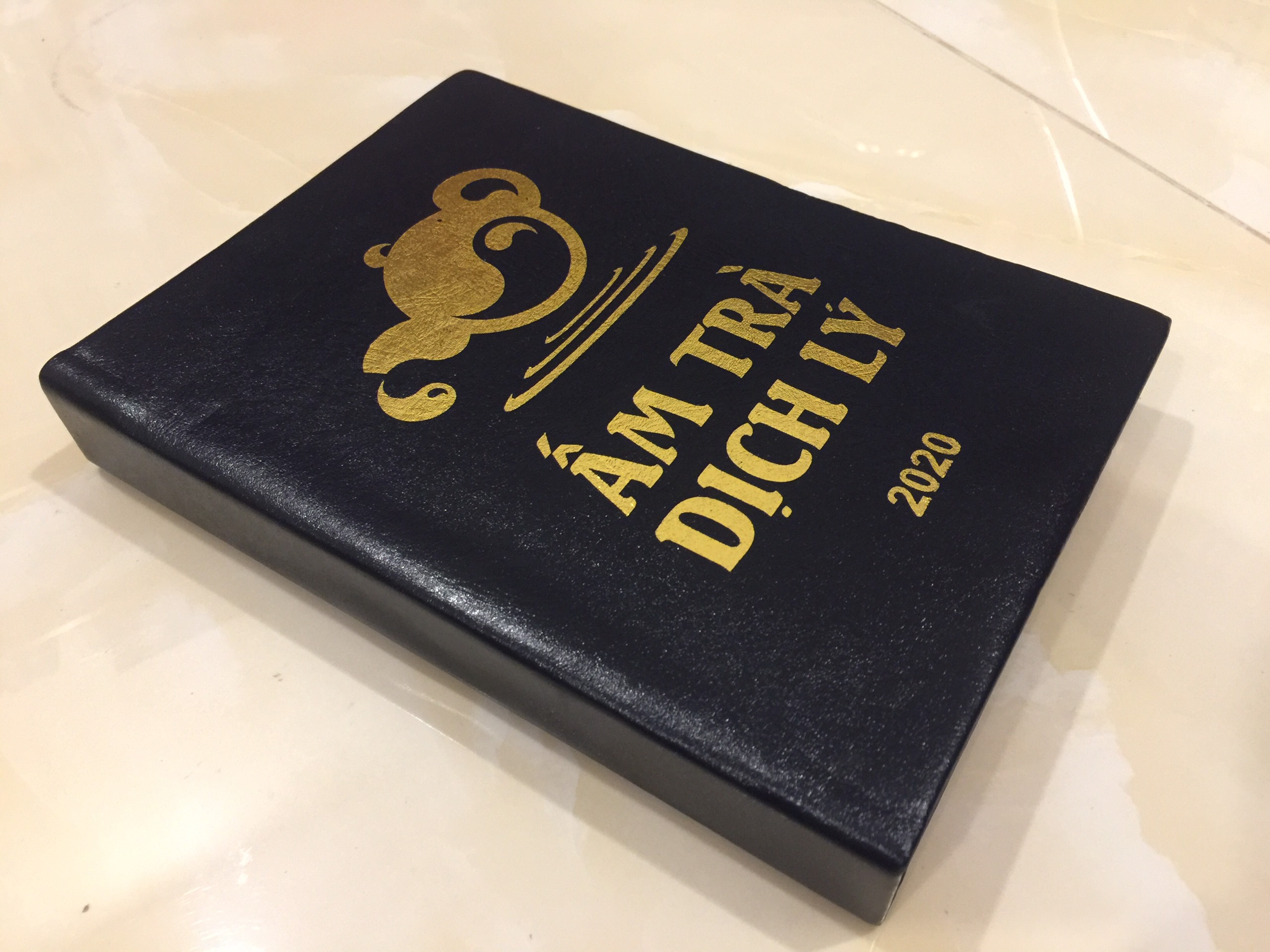 Sách Ấm Trà Dịch Lý