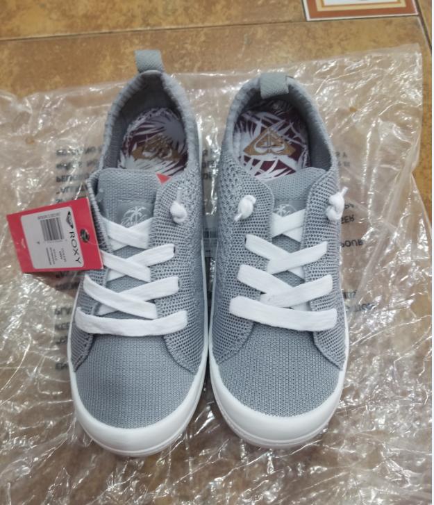 Giày nữ Sneaker Roxy vải xám xách tay Mỹ (size 37)