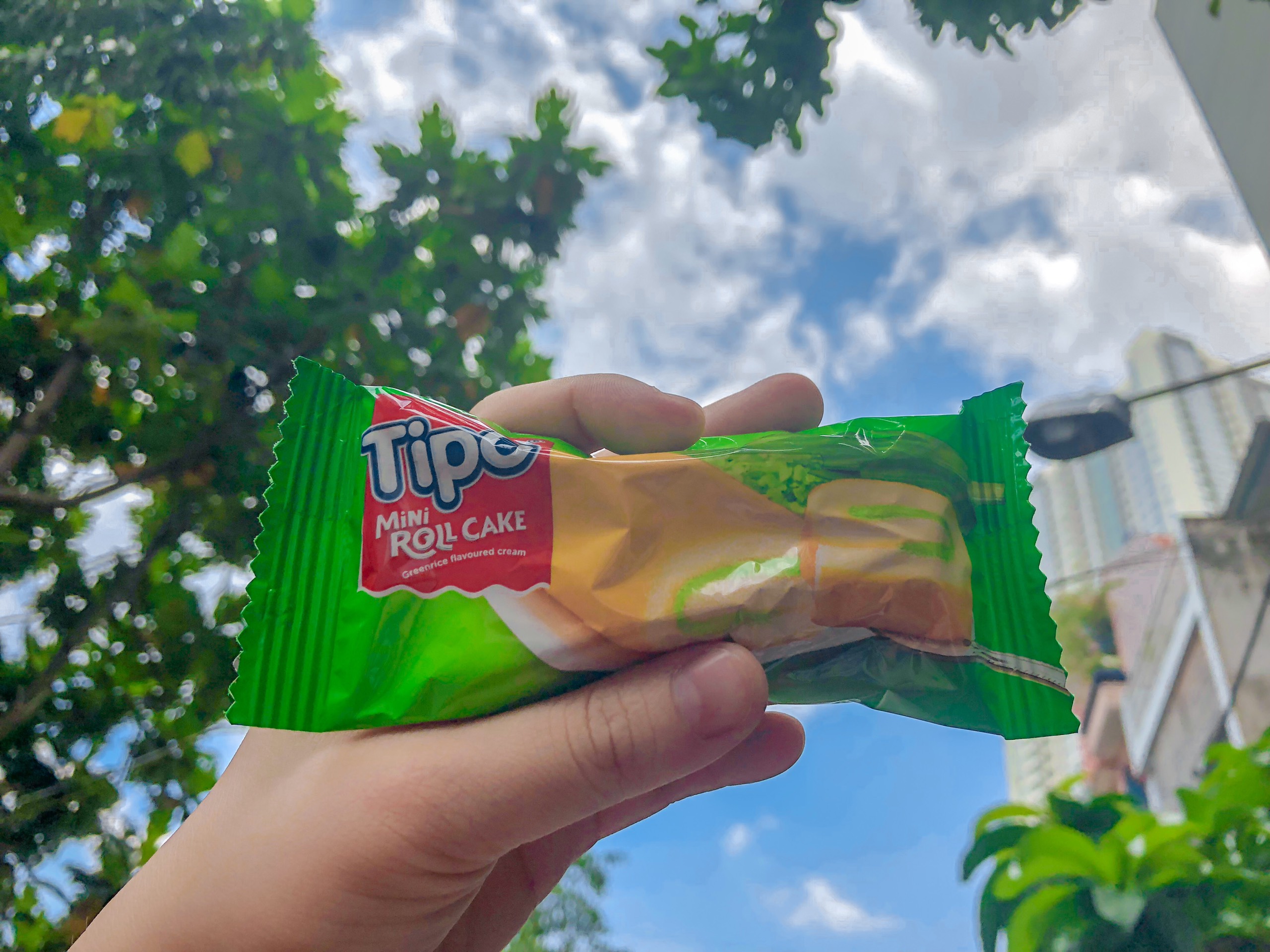 TIPO - Bánh bông lan cuộn kem hương cốm 360g