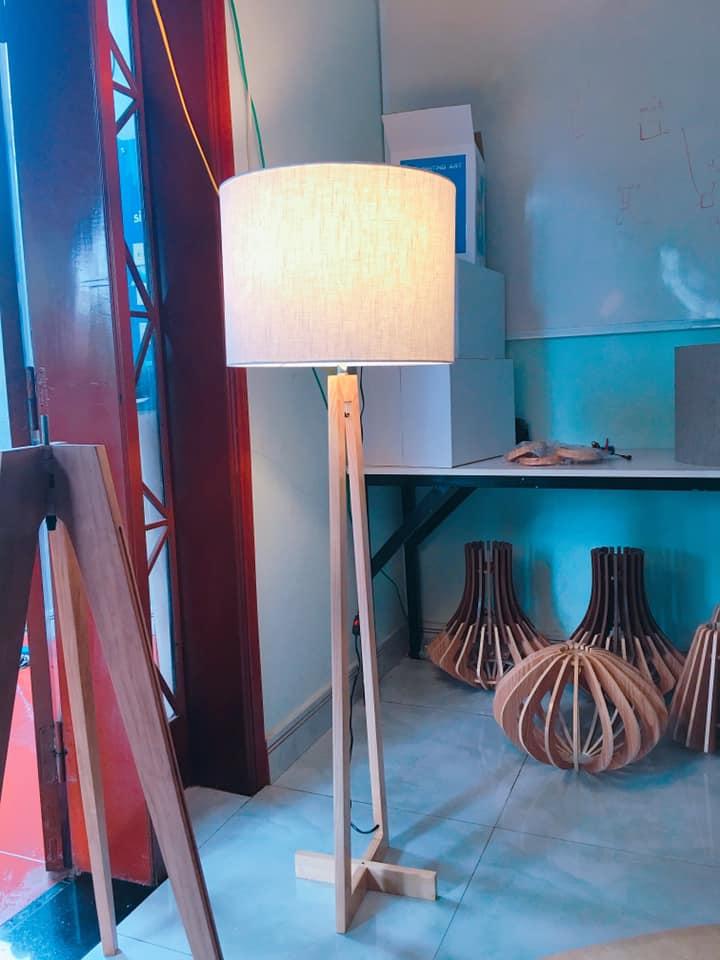 Đèn cây để sàn Modern Wood Floor Standing Lamps