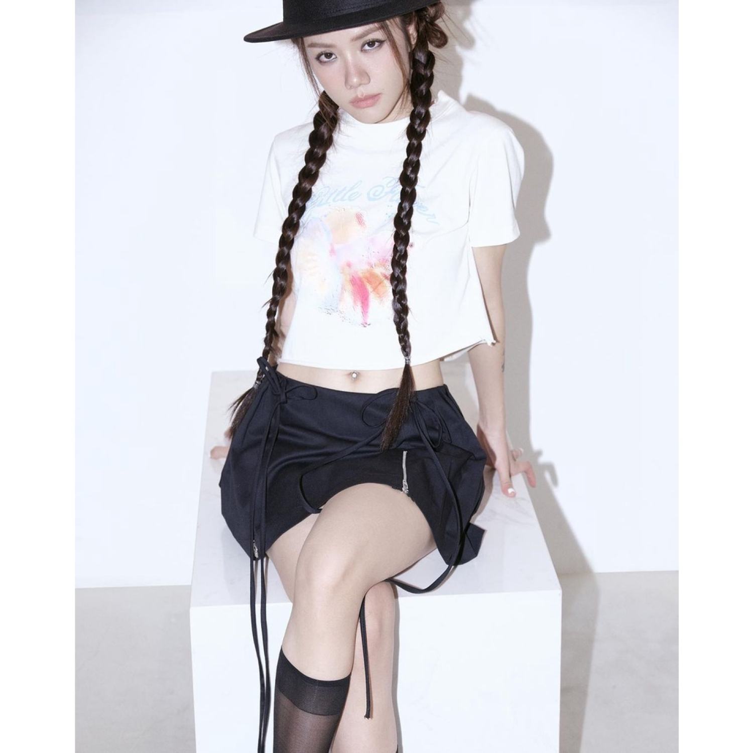 Maylily X back.stage88 Áo thun form ôm tay lỡ Koi Tee