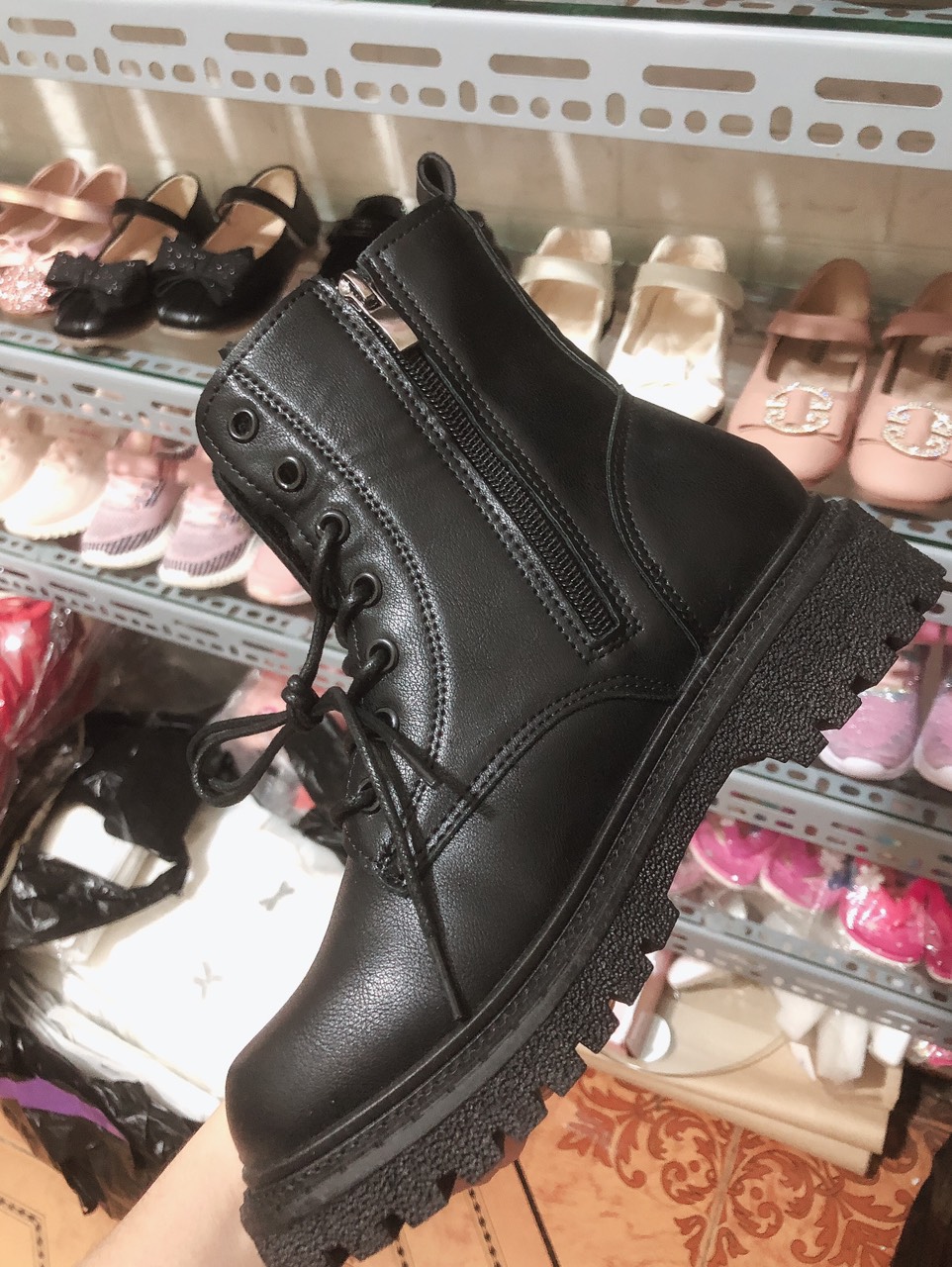 Giày boot trẻ em BOT15A size 35 đến 39 form lớn