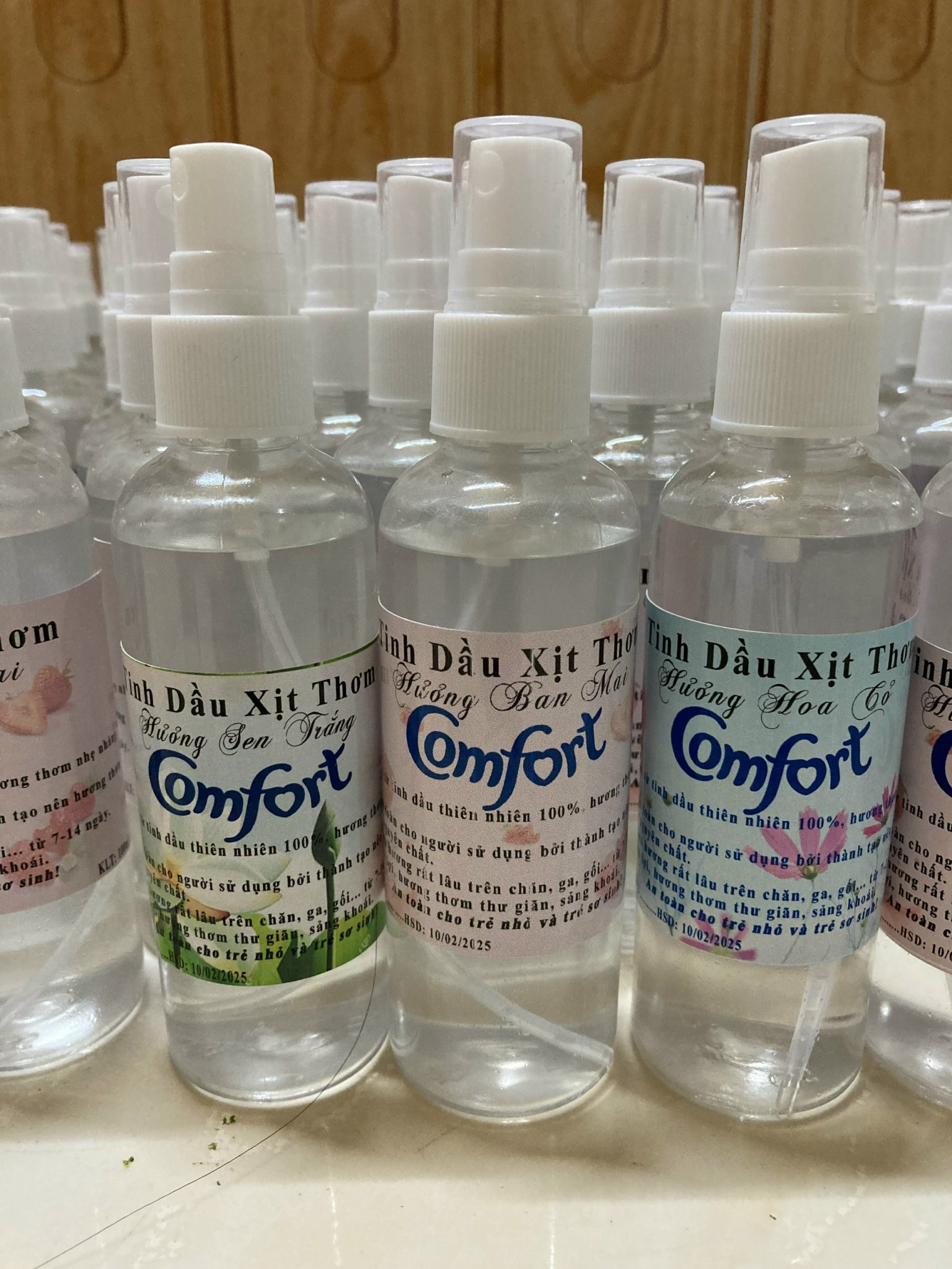 Tinh dầu xịt thơm comfort 100ML