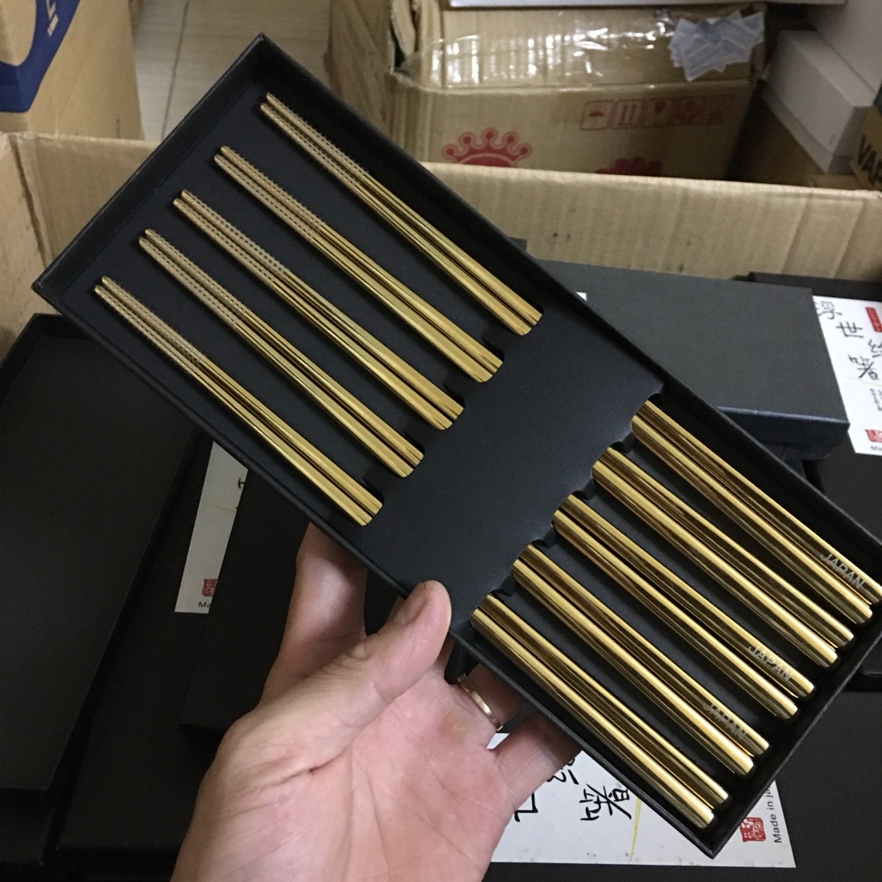 Bộ 5 đôi đũa ăn Nhật Bản inox 304 đặc ruột mẫu Hoa văn, Trắng trơn, Vàng trơn (Made in JAPAN)