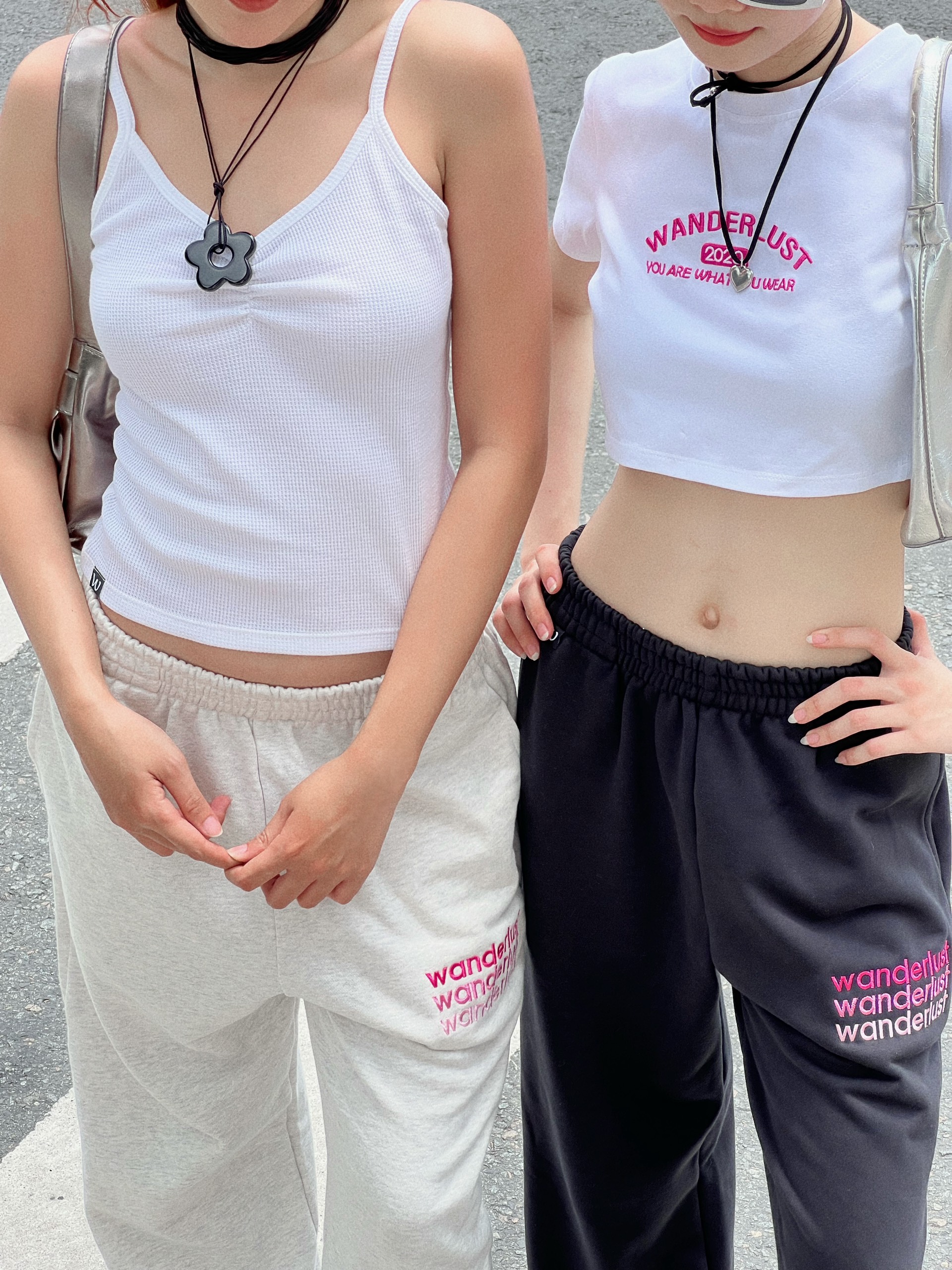 Quần Jogger Rút dây Thêu Wanderlust