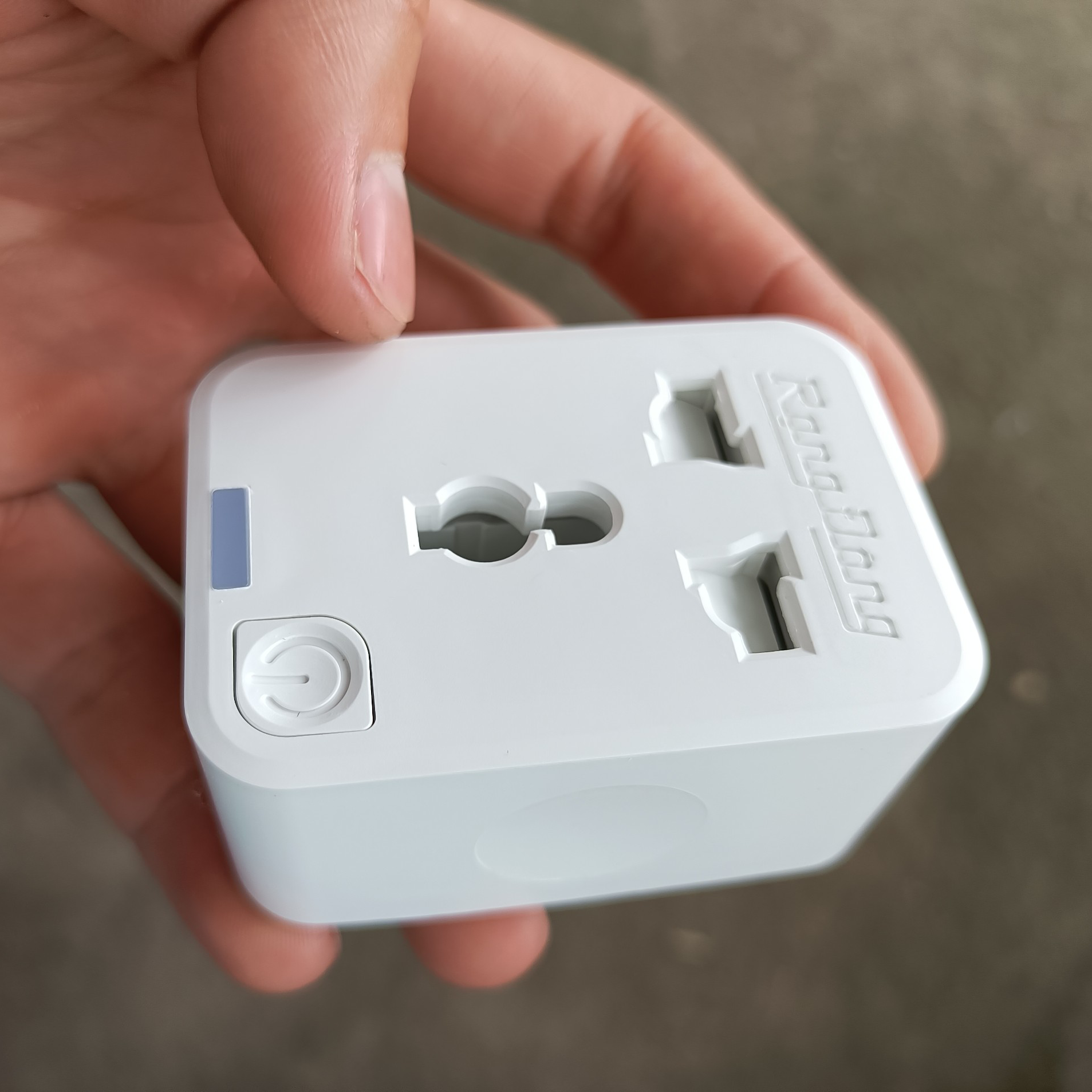 Ổ cắm, phích cắm wifi đơn Rạng Đông - Model: OC.01.WF 16A