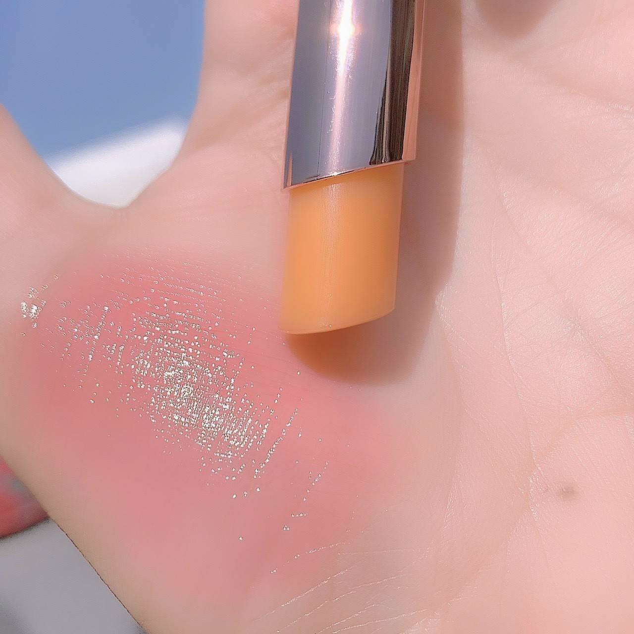 Son dưỡng môi có màu color changing