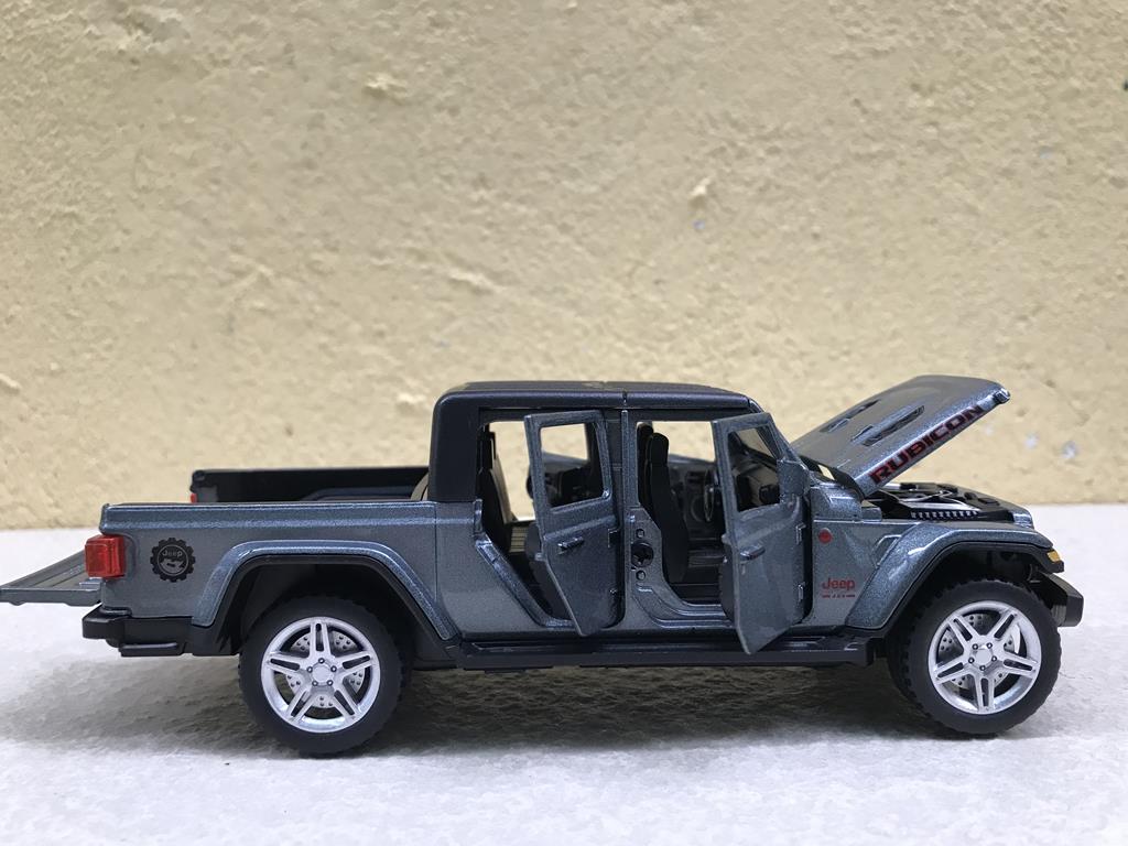 Mô hình xe bán tải Jeep Robicon 2022 1:32