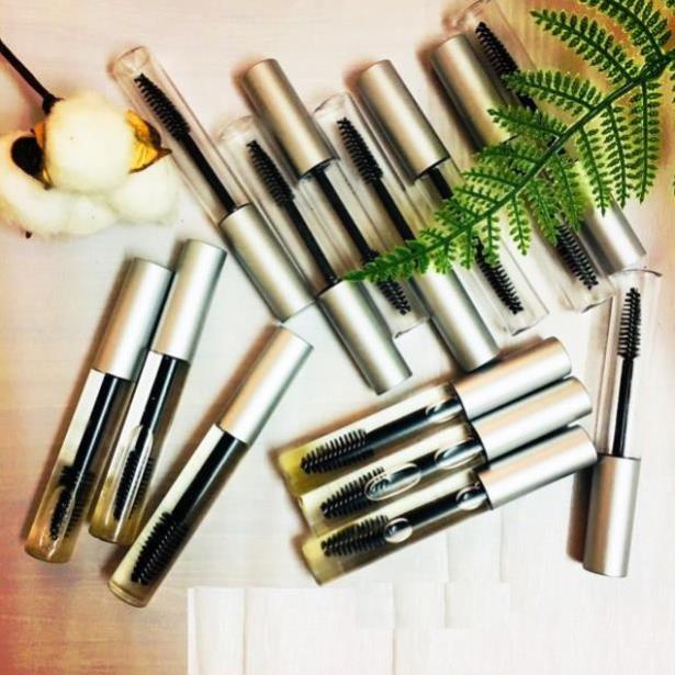 1 chiếc chuốt mi dầu dừa (mascara dầu dừa) tự nấu thơm lừng