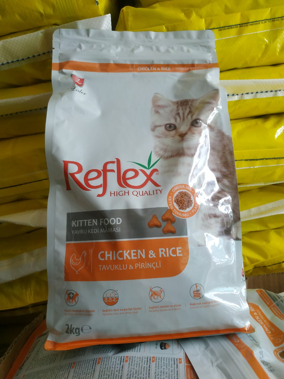 Thức ăn cho mèo con Reflex high quality with chicken & rice 2kg