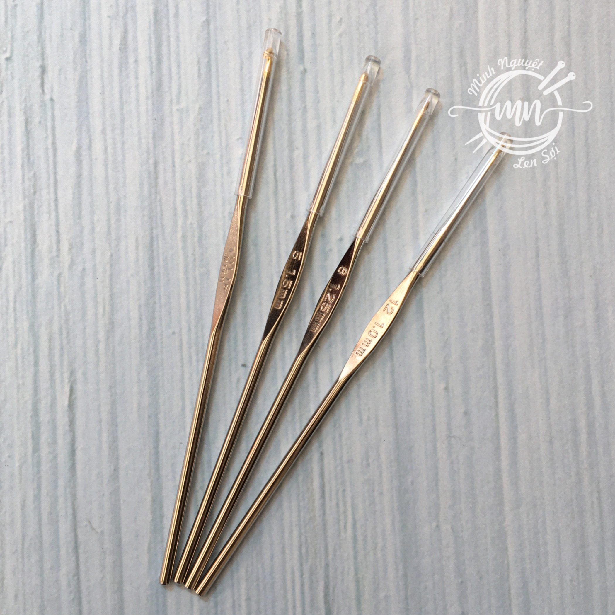 Kim móc Tulip cán bạc