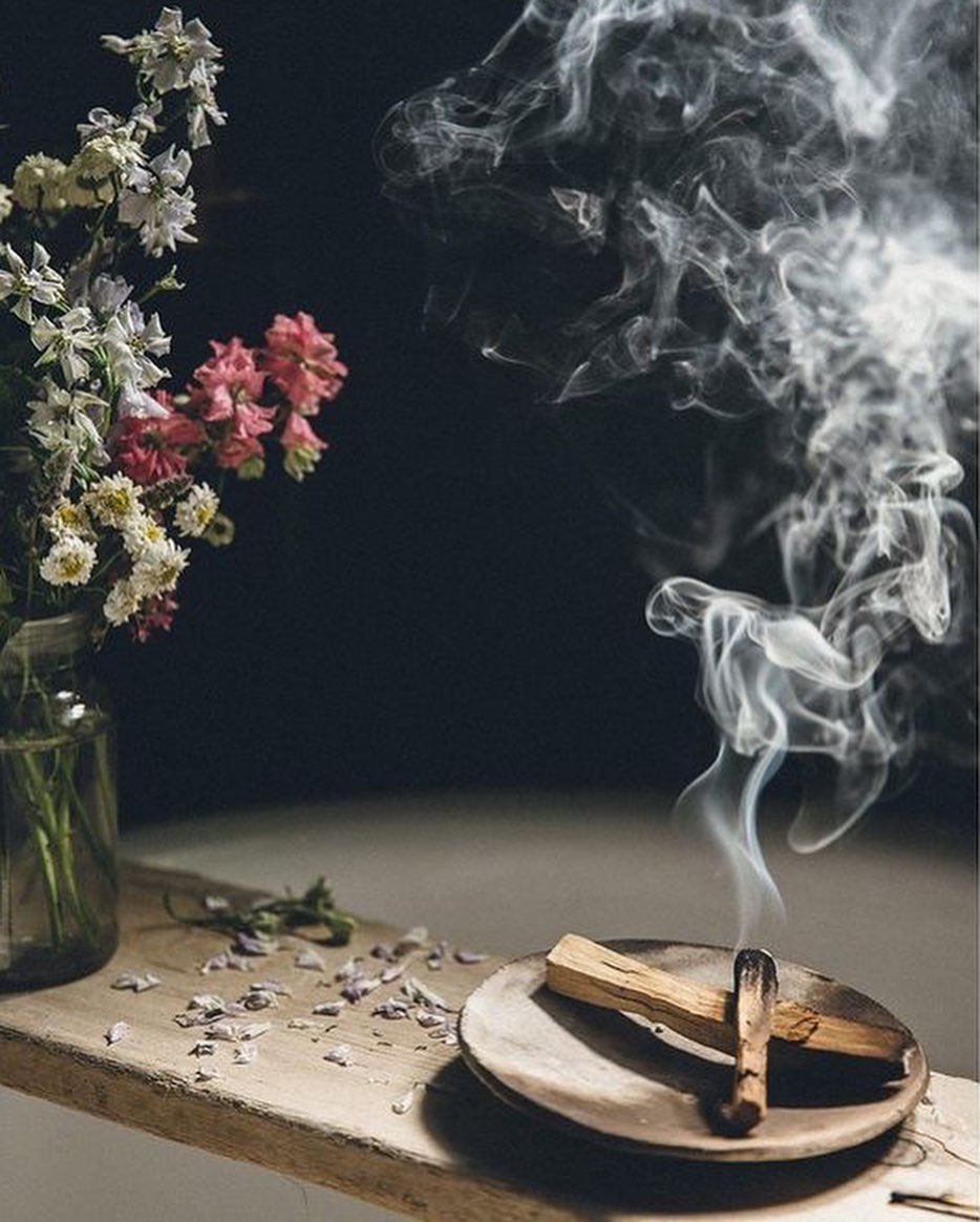 GỖ THÁNH PALO SANTO