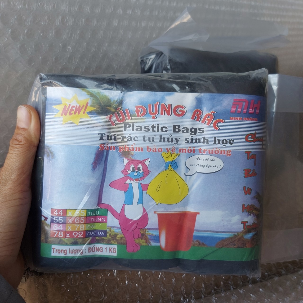 Túi đựng rác tự phân hủy màu đen đủ size (3 cuộn 1kg)