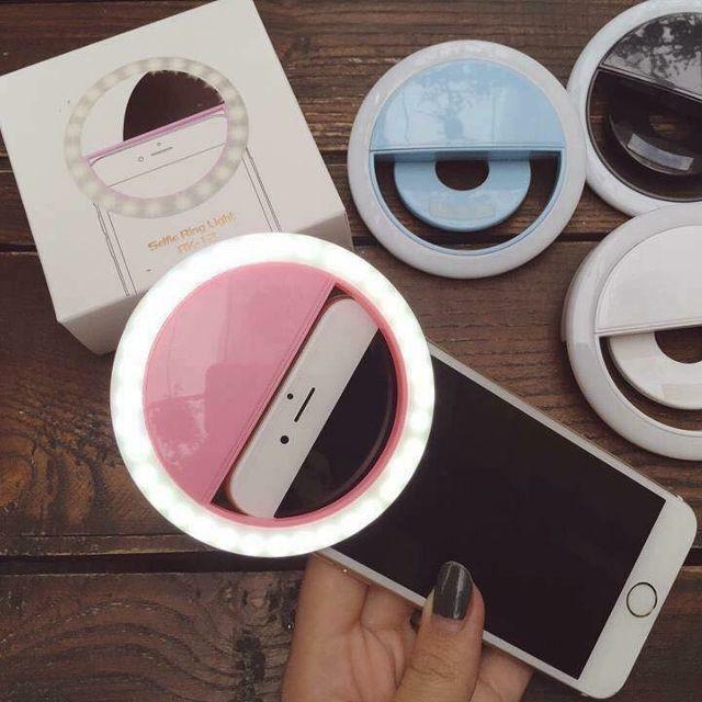 Đèn selfie kẹp điện thoại chụp ảnh ( giao màu ngẫu nhiên )