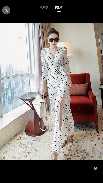Set áo hở vai quần xẻ tà chấm bi