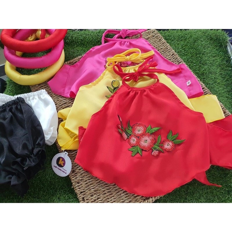 Peach Flower Bibs with Accessories for Girls 💞
