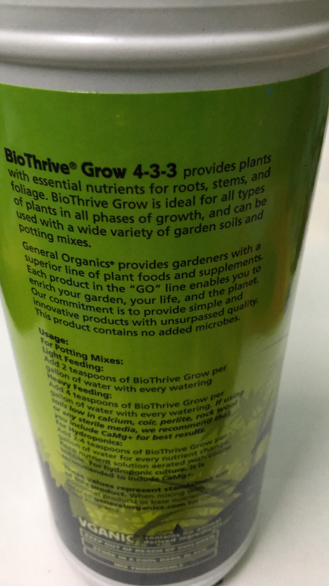 Phân bón lá Hữu cơ Bio Thrive 4-3-3 lọ 946ml