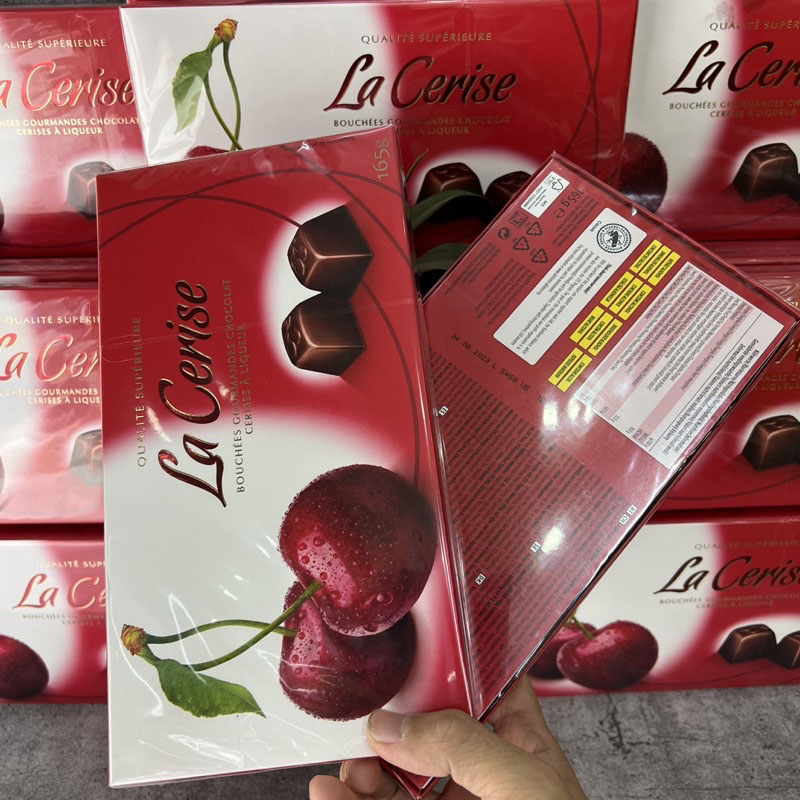 Socola rượu cherry La Cerise (1 hộp 165g)
