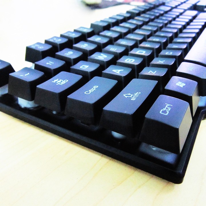 Bàn phím chuyên game R8 1822