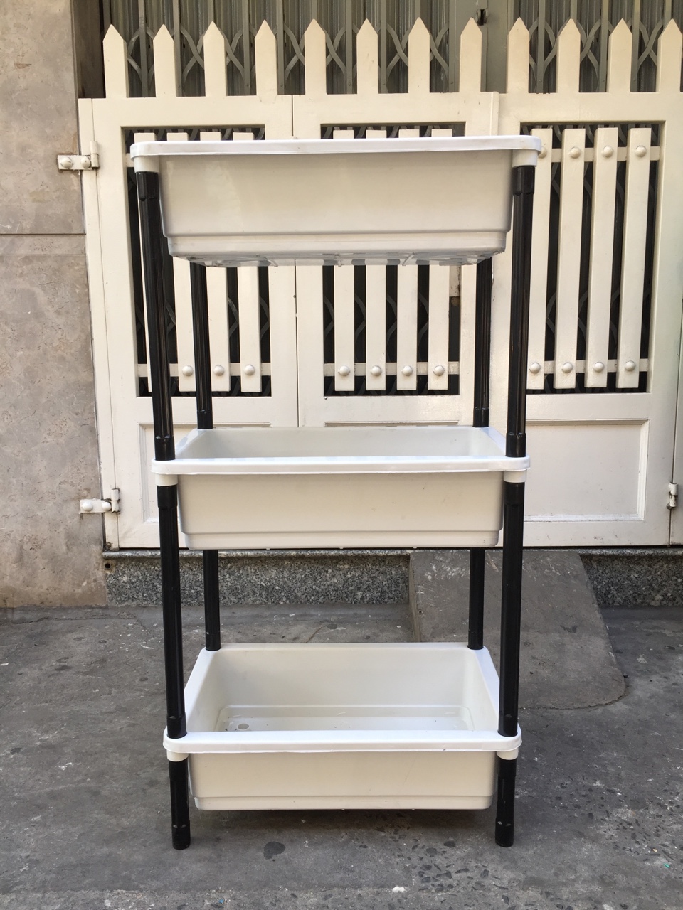 Khay Nhựa 3 Tầng Trồng Rau Sạch Thế Hệ Mới